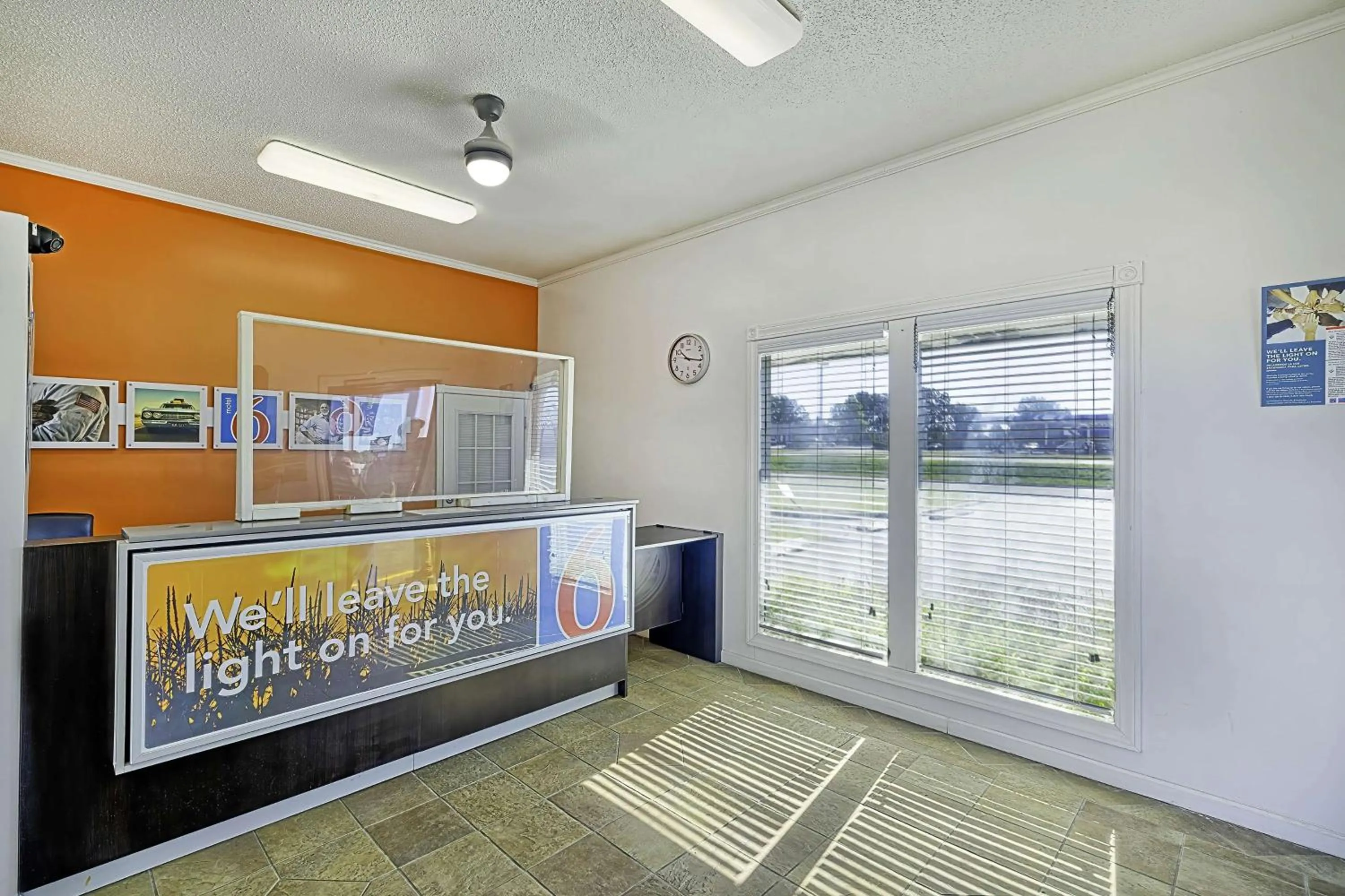 Lobby or reception in Motel 6 Sullivan MO