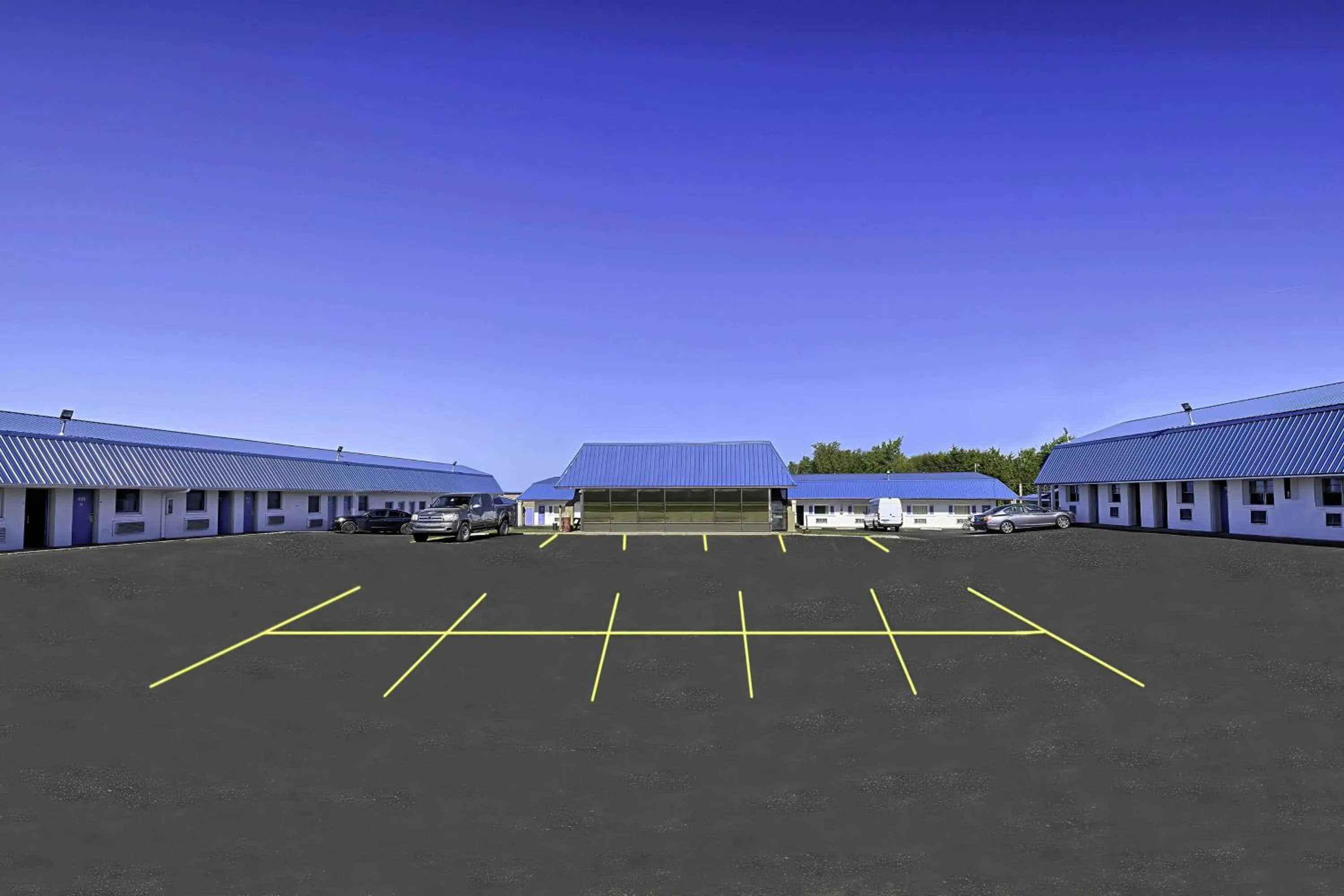 Property building in Motel 6 Sullivan MO