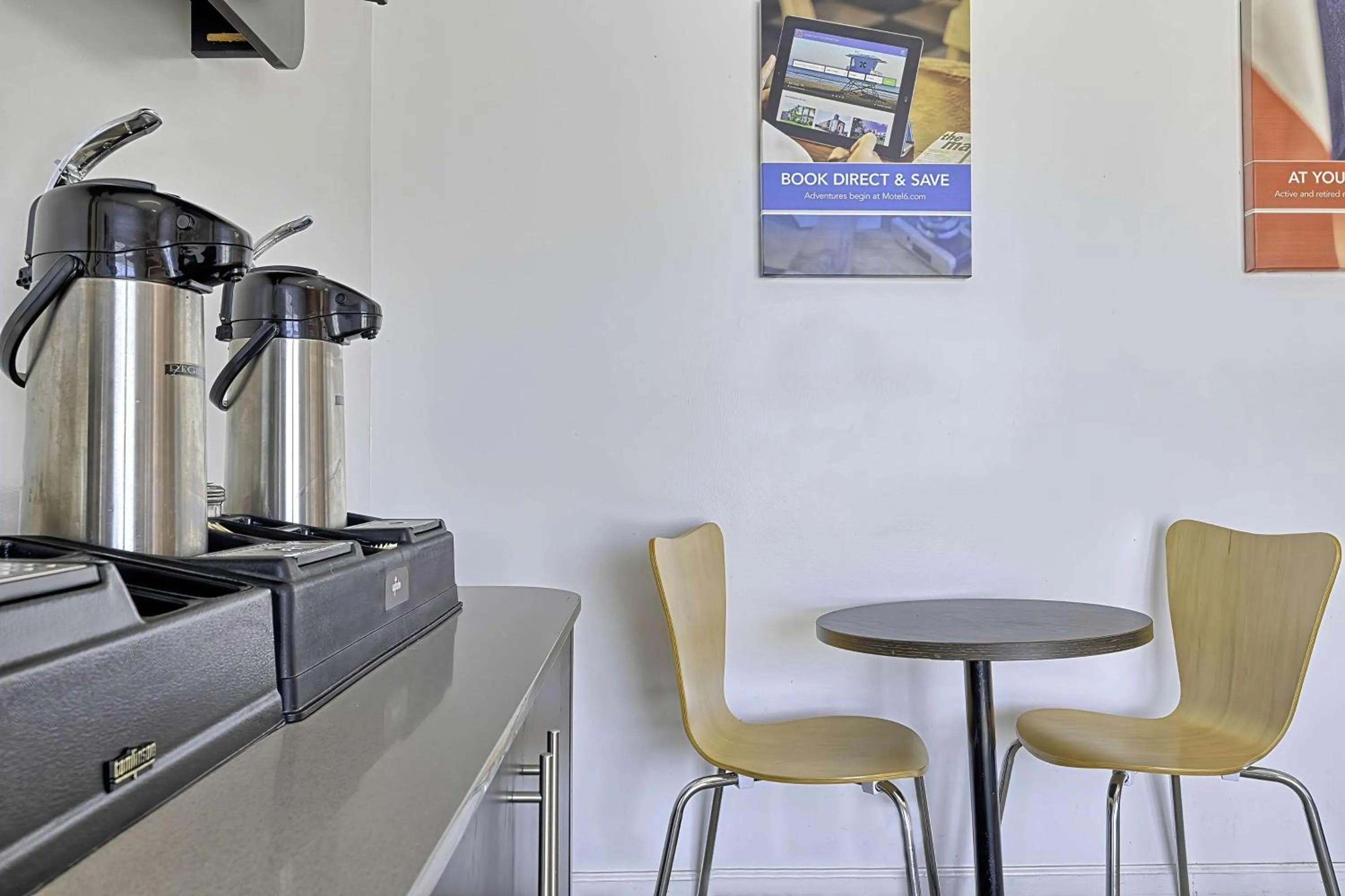 Restaurant/places to eat in Motel 6 Sullivan MO