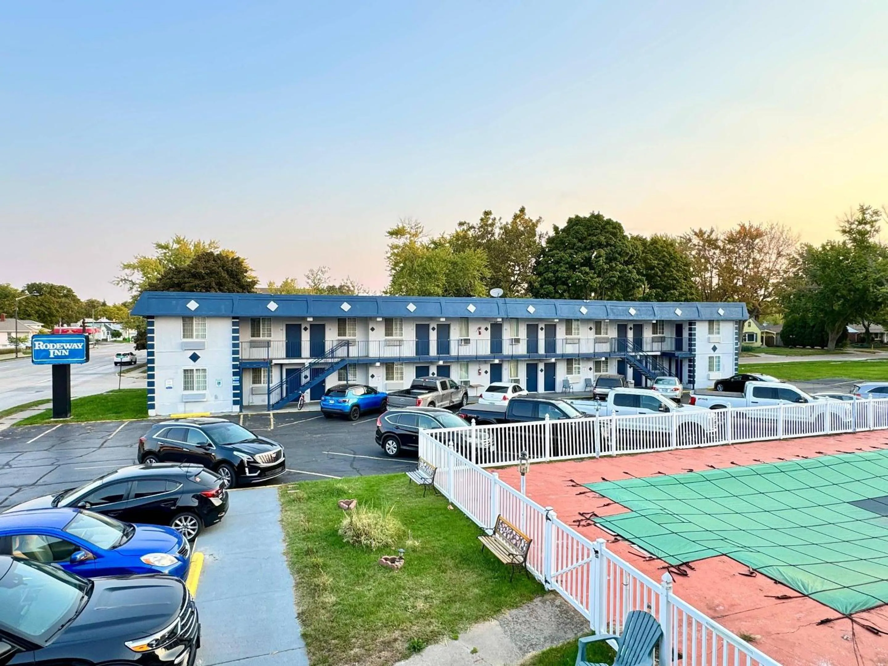 Property building in Rodeway Inn St Joseph