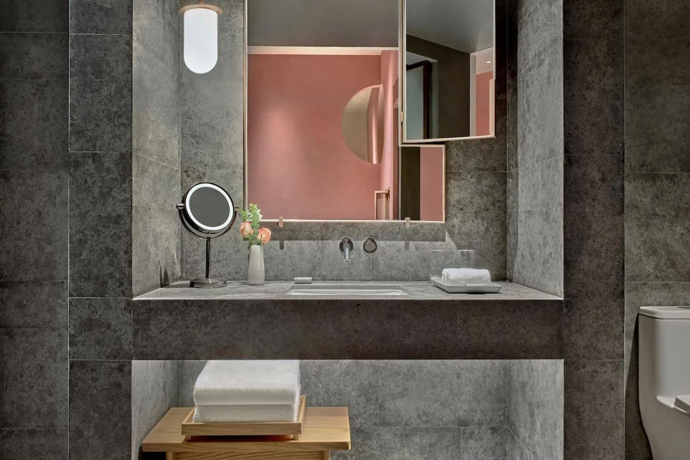 Bathroom in Artyzen NEW BUND 31 Shanghai Qiantan