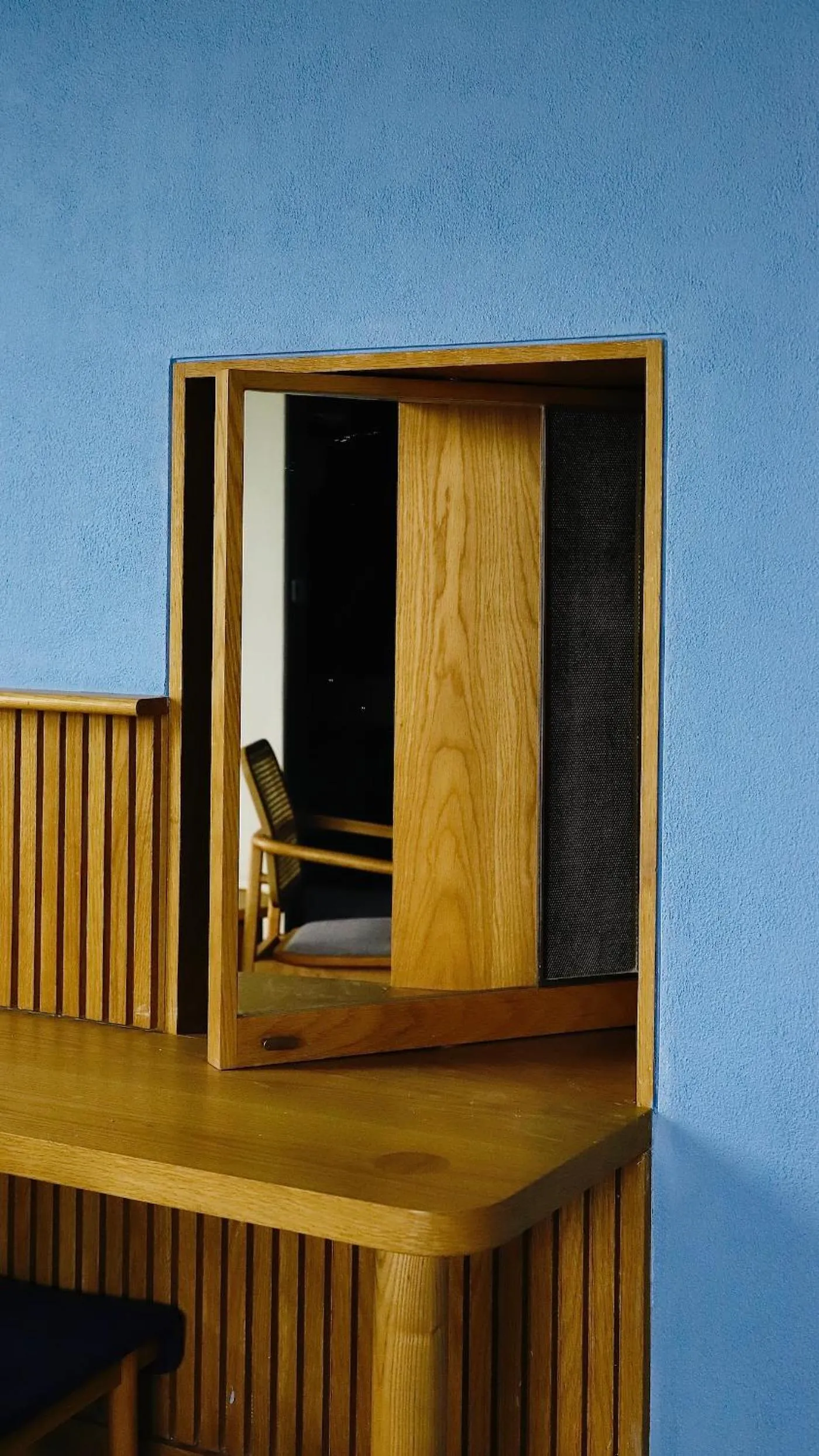 hair dresser in Artyzen NEW BUND 31 Shanghai Qiantan