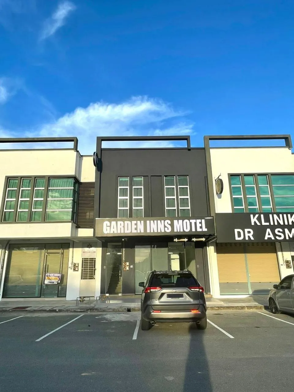 Parking in Garden Inns Motel