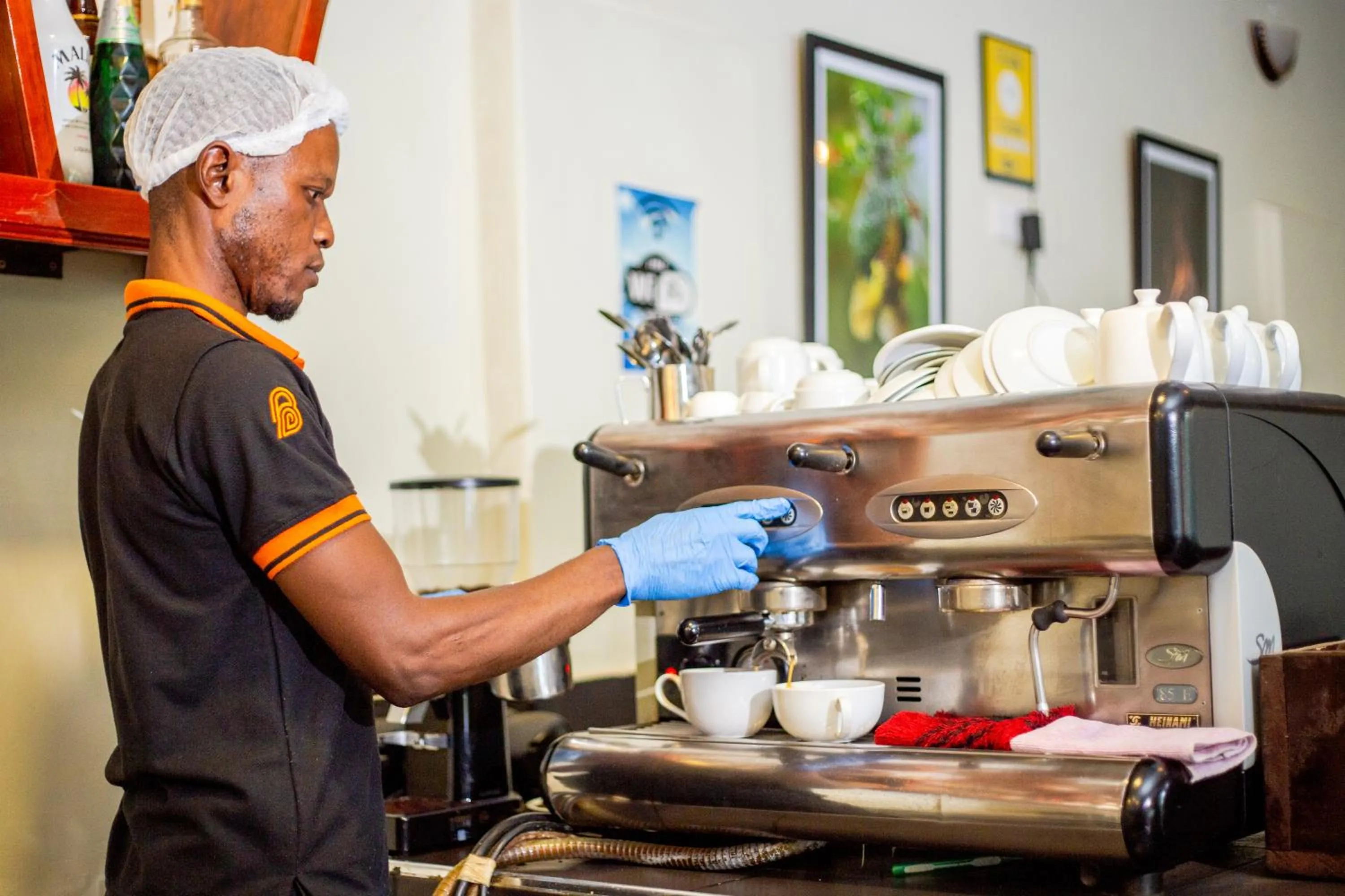 Restaurant/places to eat in BWIRANDA HOTEL