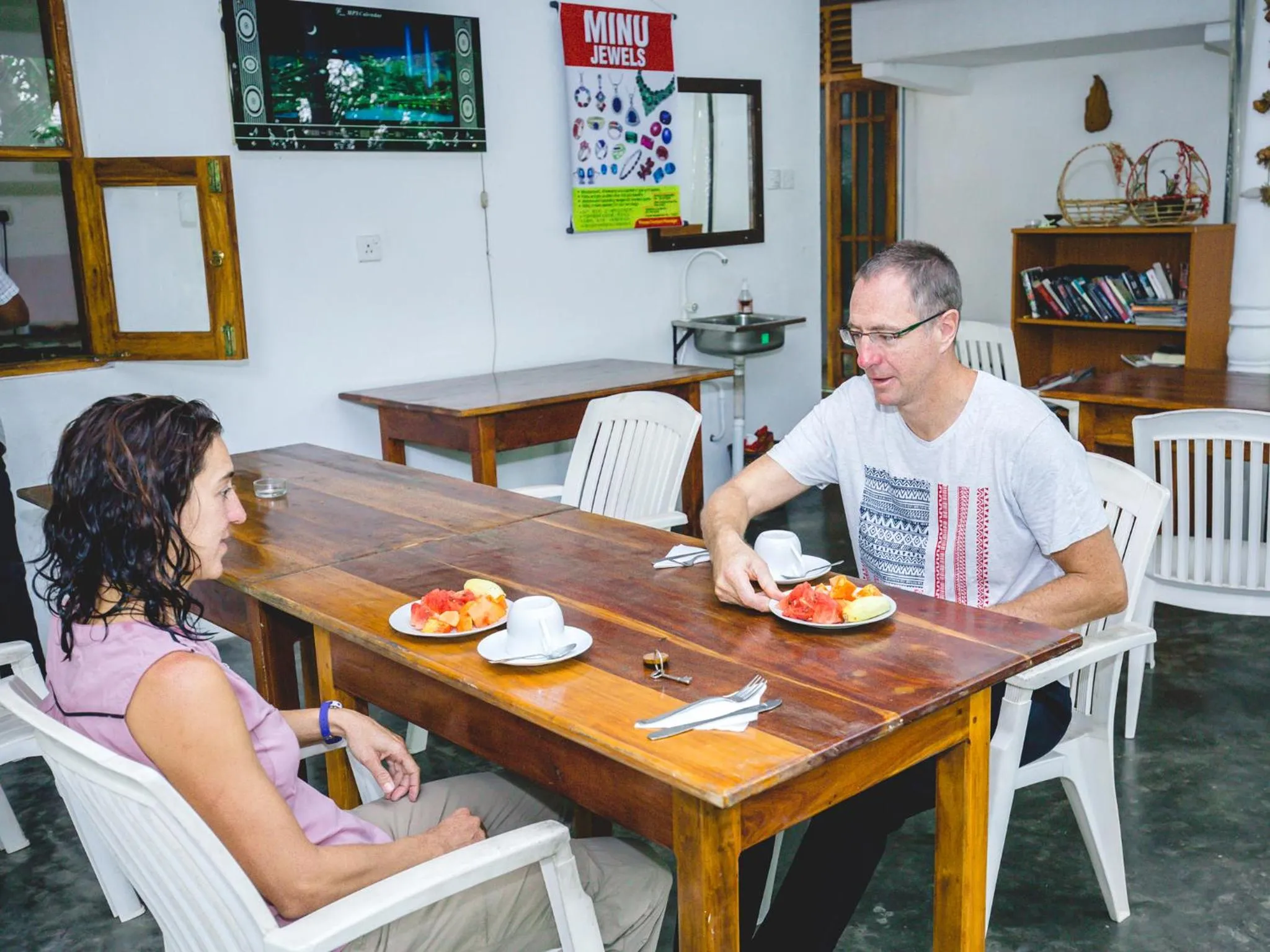 Restaurant/places to eat in Celestial Inn