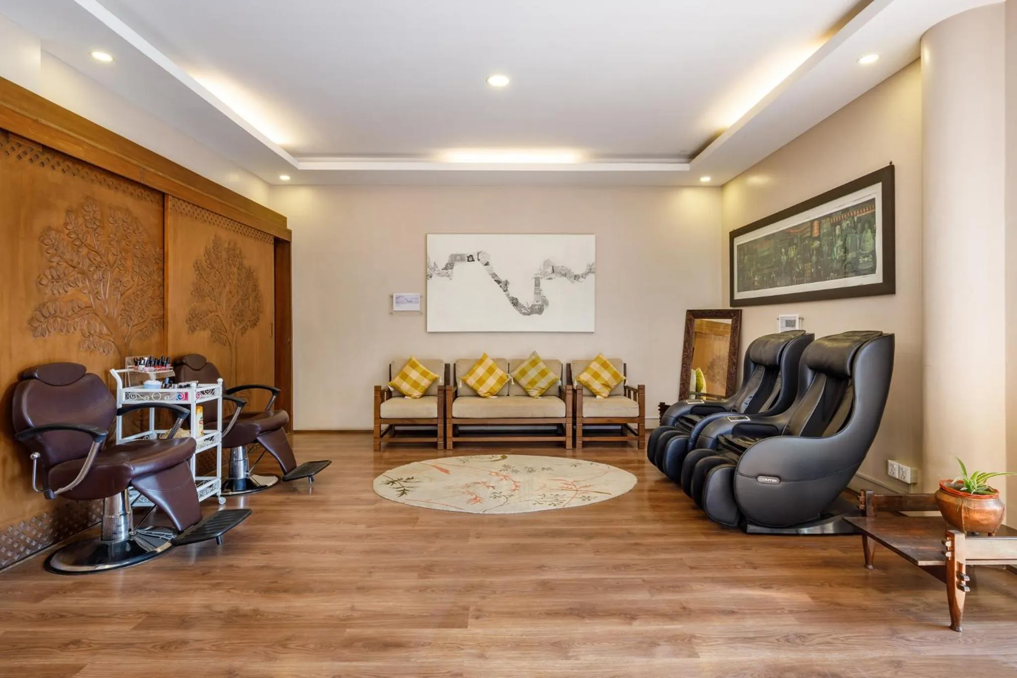 Seating area in Shaligram Hotel