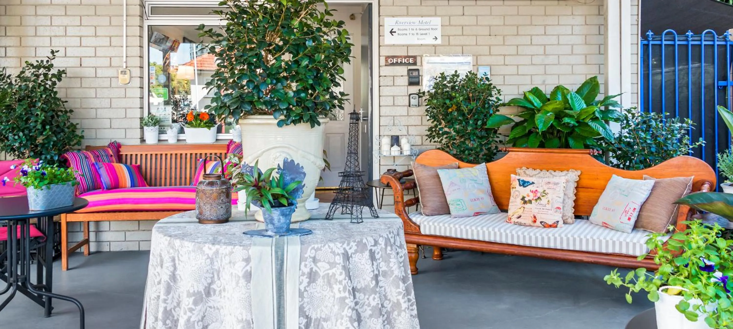 Balcony/Terrace in Airport Riverview Motel