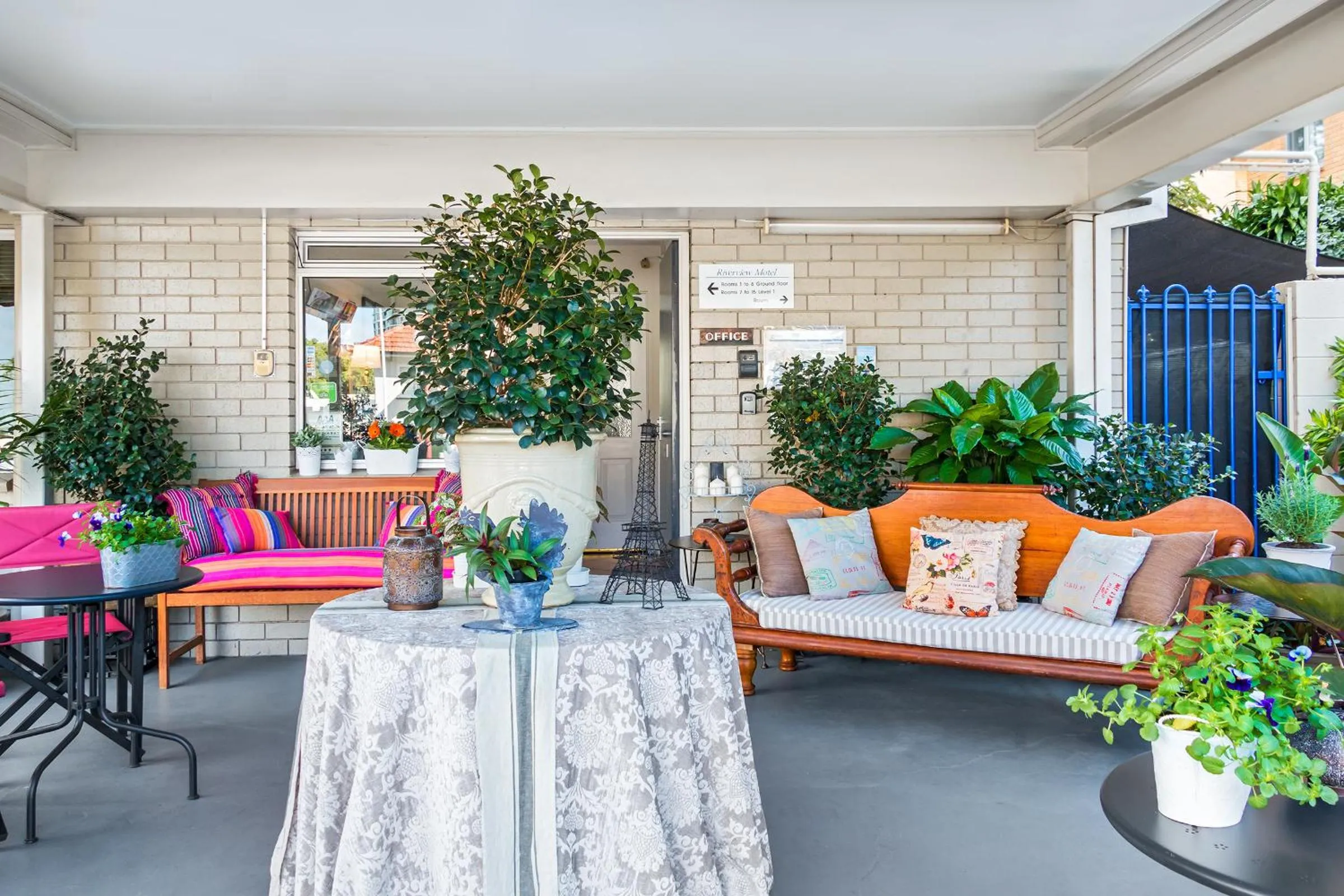 Balcony/Terrace in Airport Riverview Motel