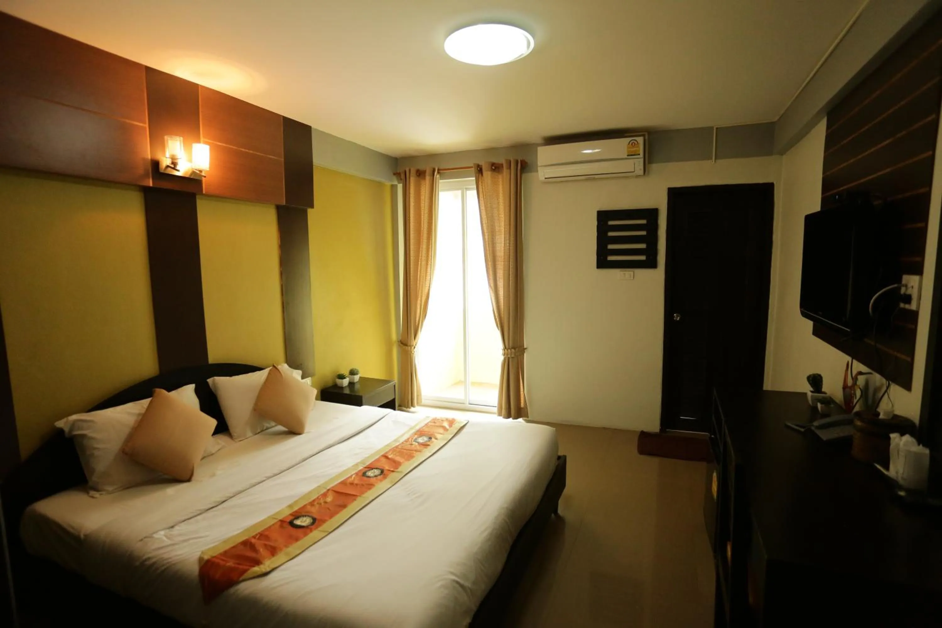 Bed in Puangpech Place