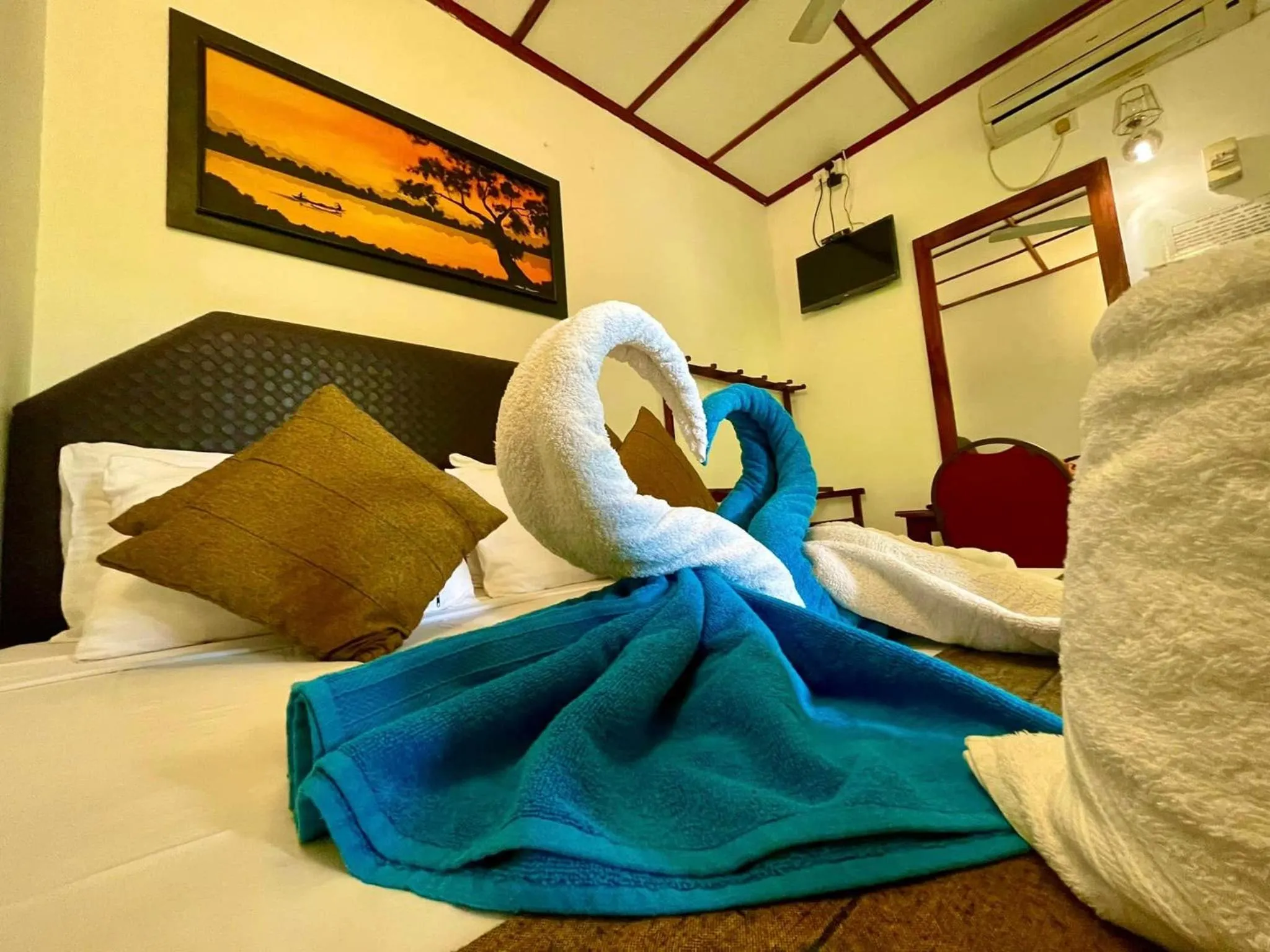 Bed in Thilaka City Hotel
