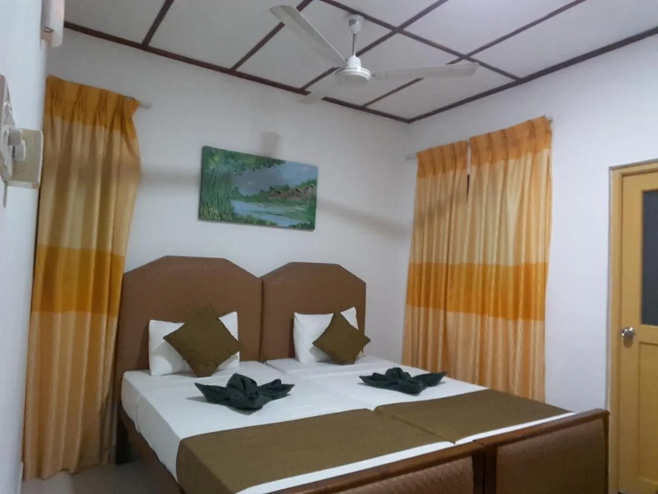 Bed in Thilaka City Hotel
