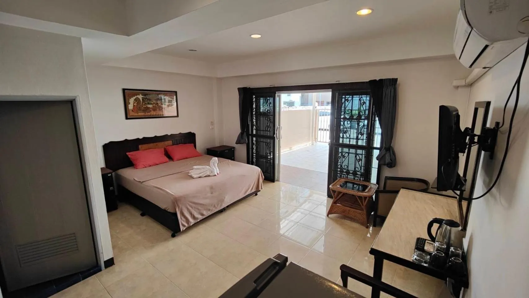 TV and multimedia, Bed in Orient House