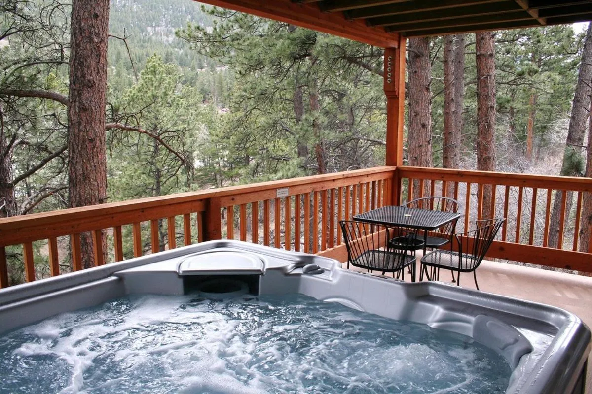 Hot Tub in Fawn Valley Inn- 267 condo