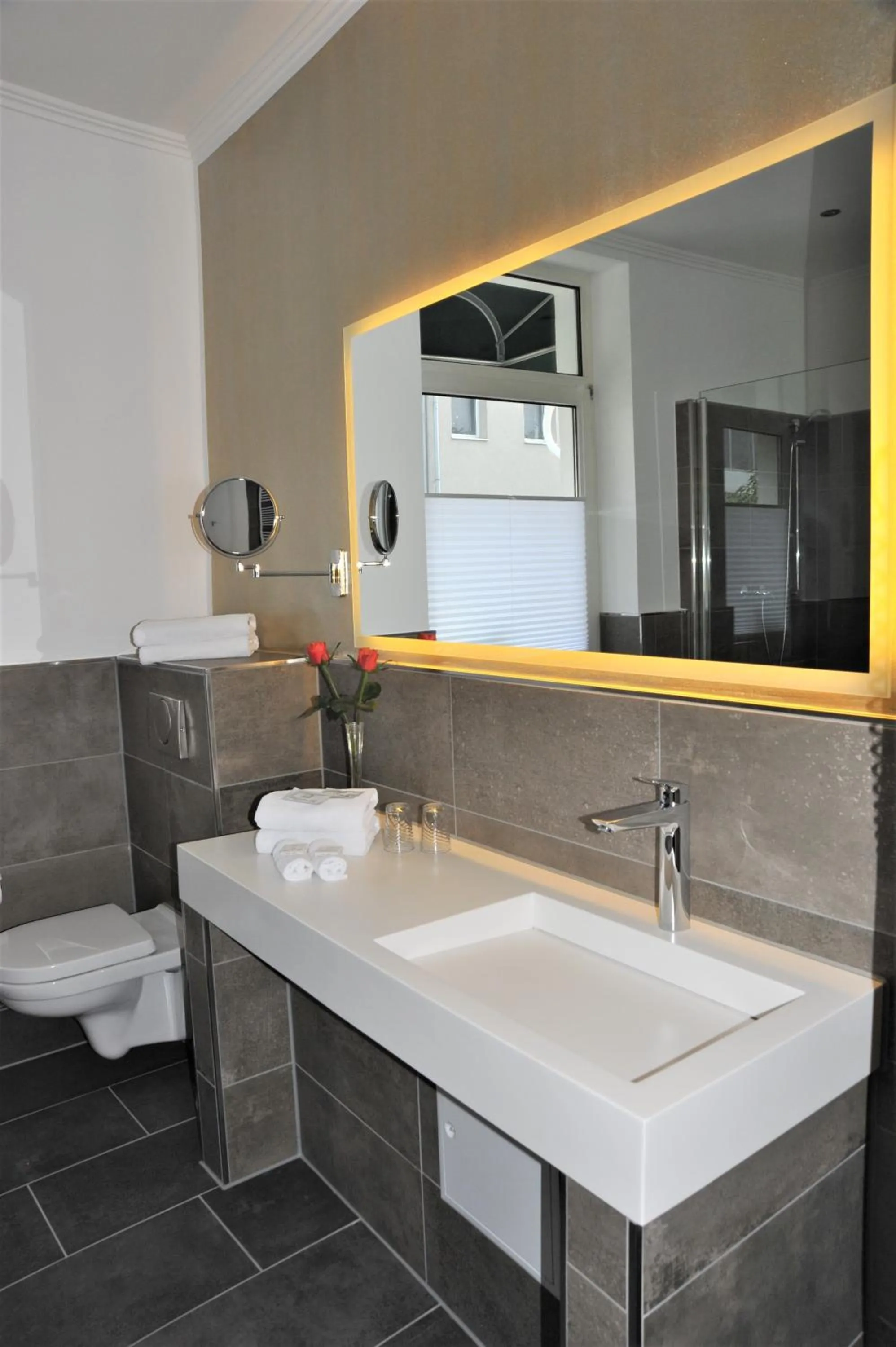 Bathroom in Hotel Rheinischer Hof