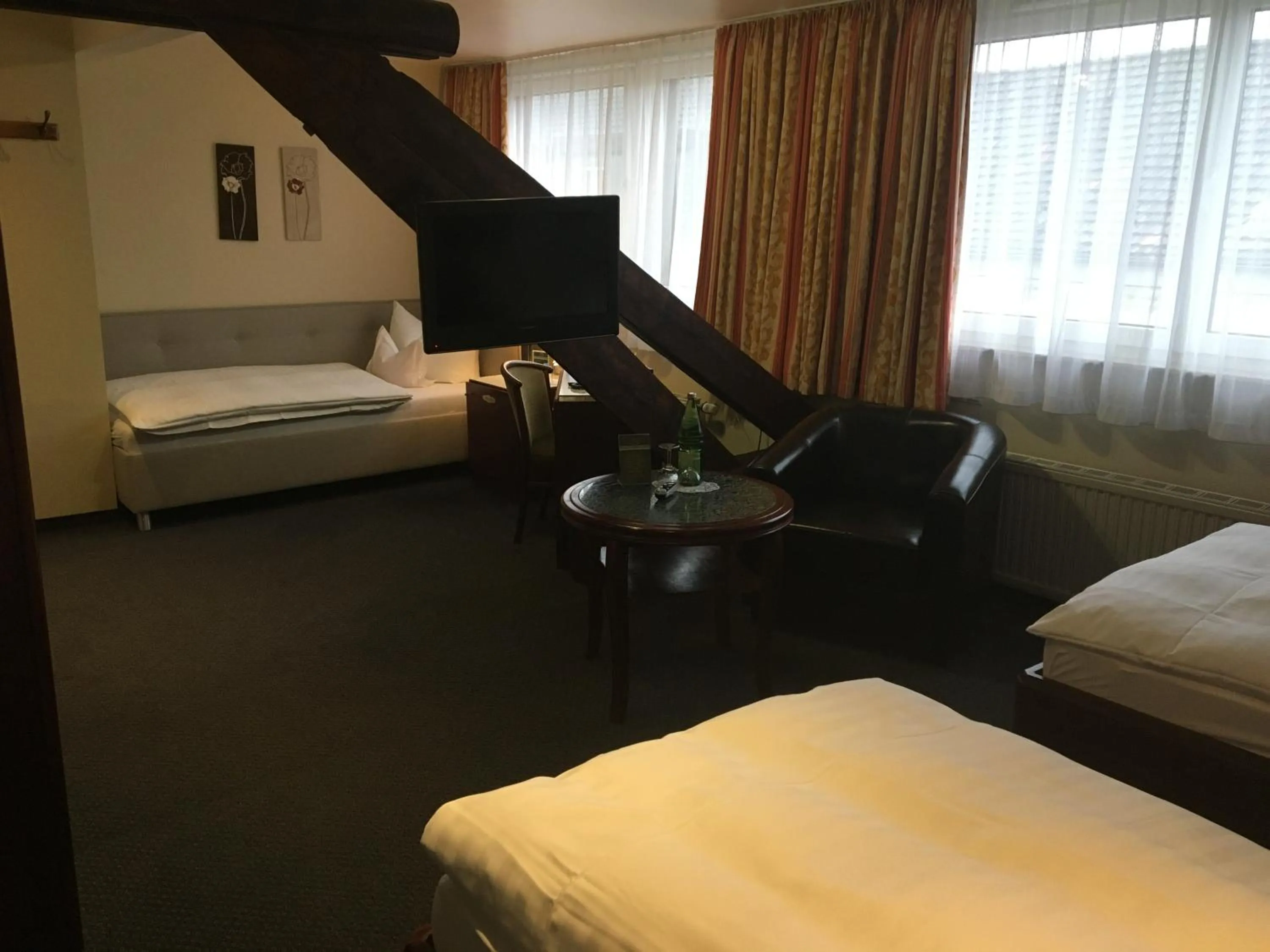 Bed in Hotel Rheinischer Hof