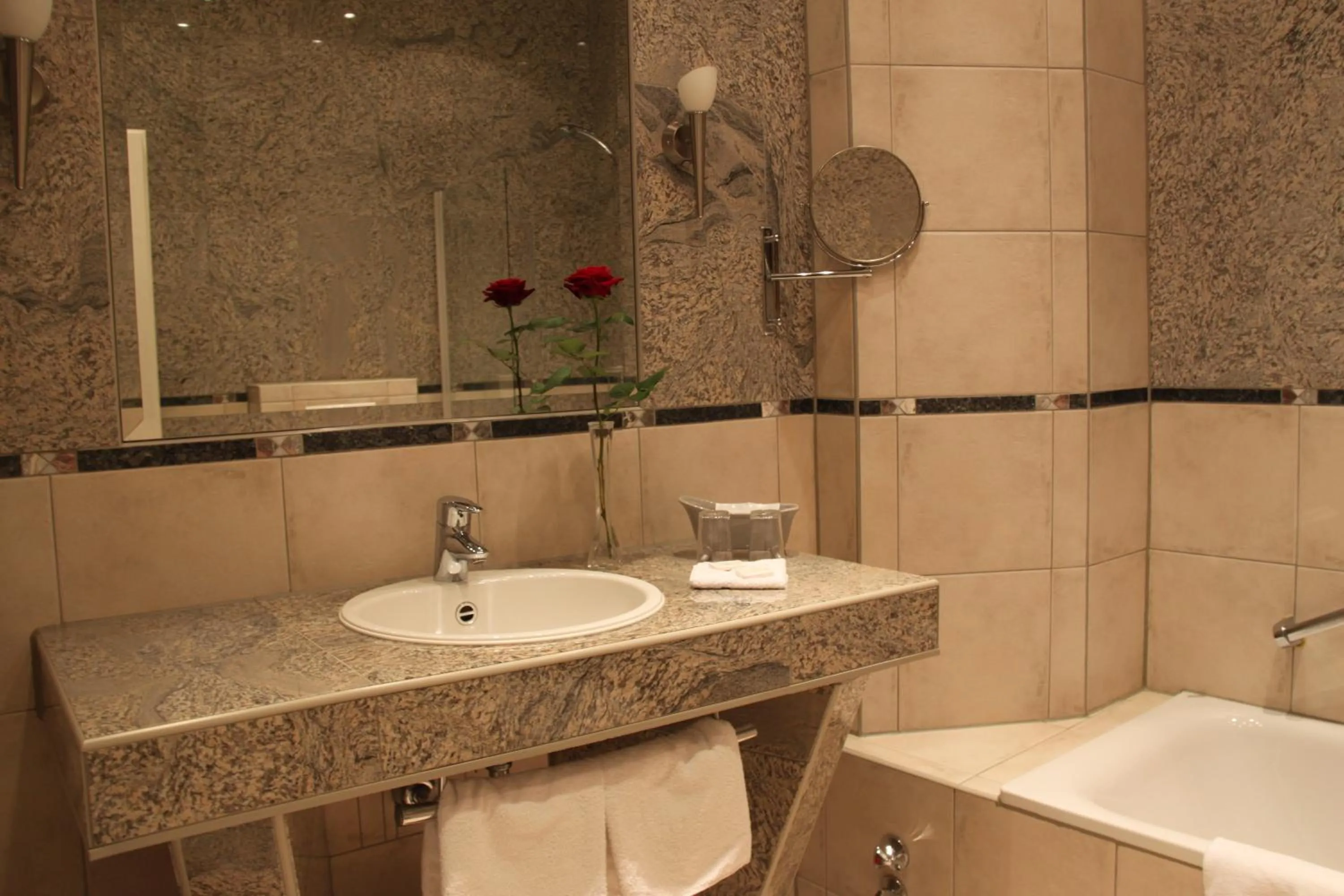 Bathroom in Hotel Rheinischer Hof