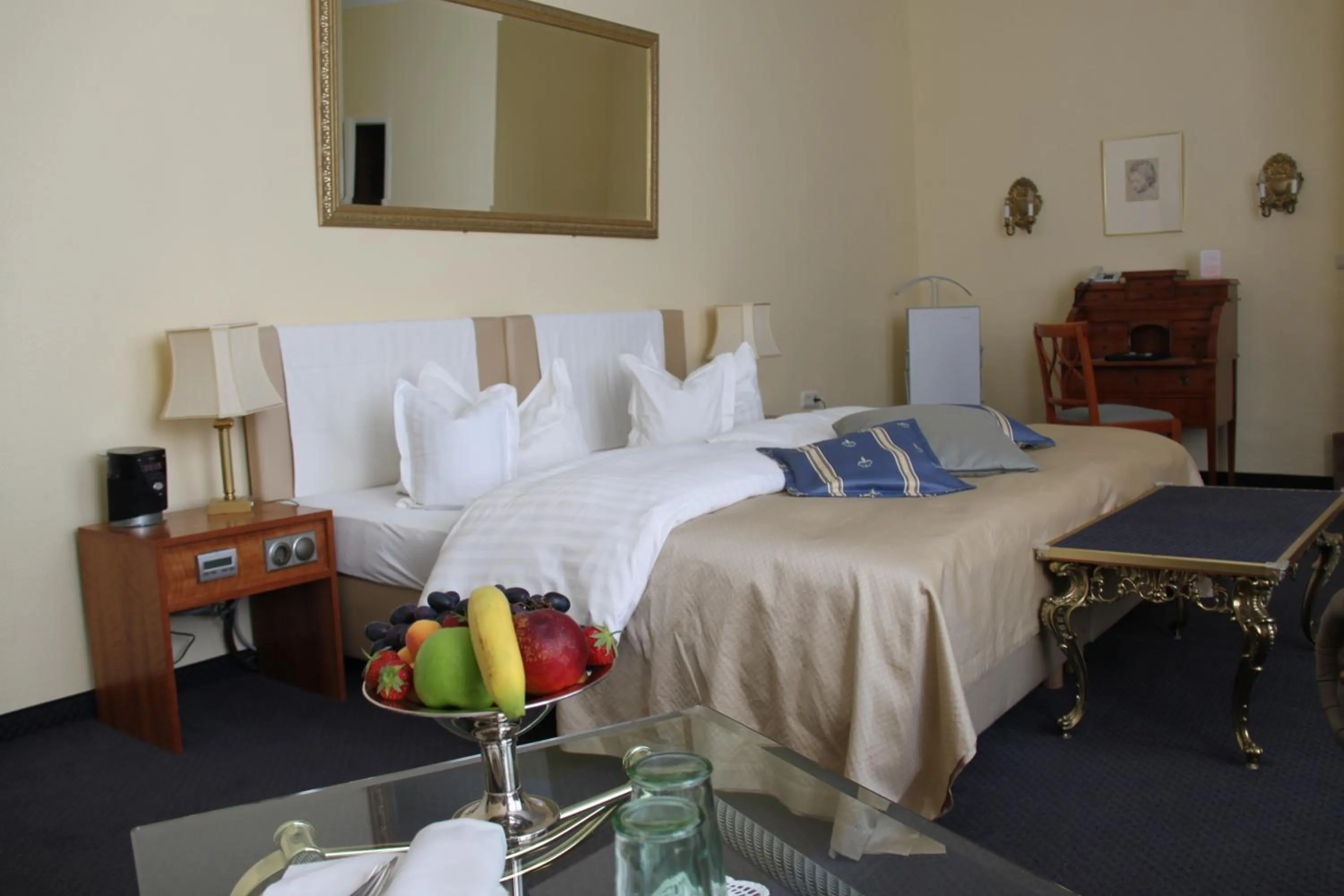 Bed in Hotel Rheinischer Hof