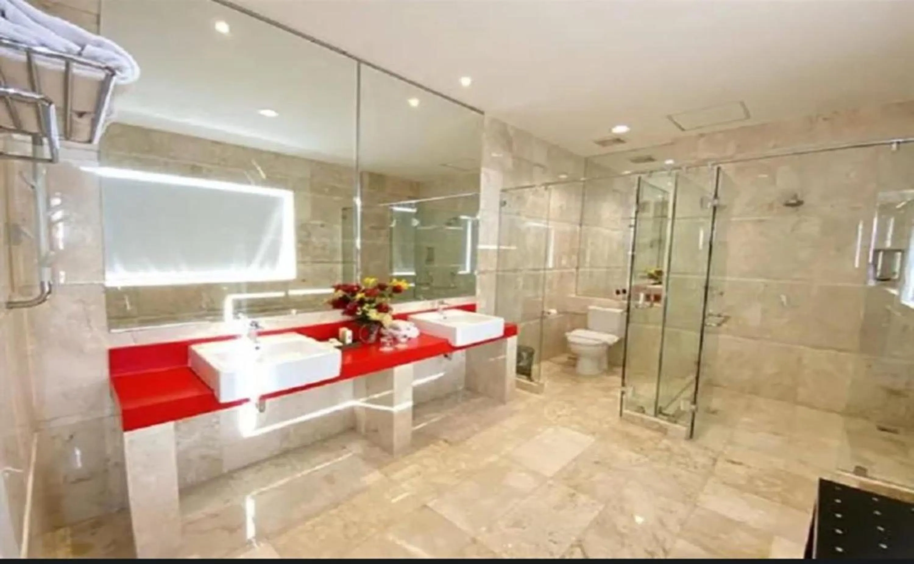 Shower in Swiss-Belcourt Makassar