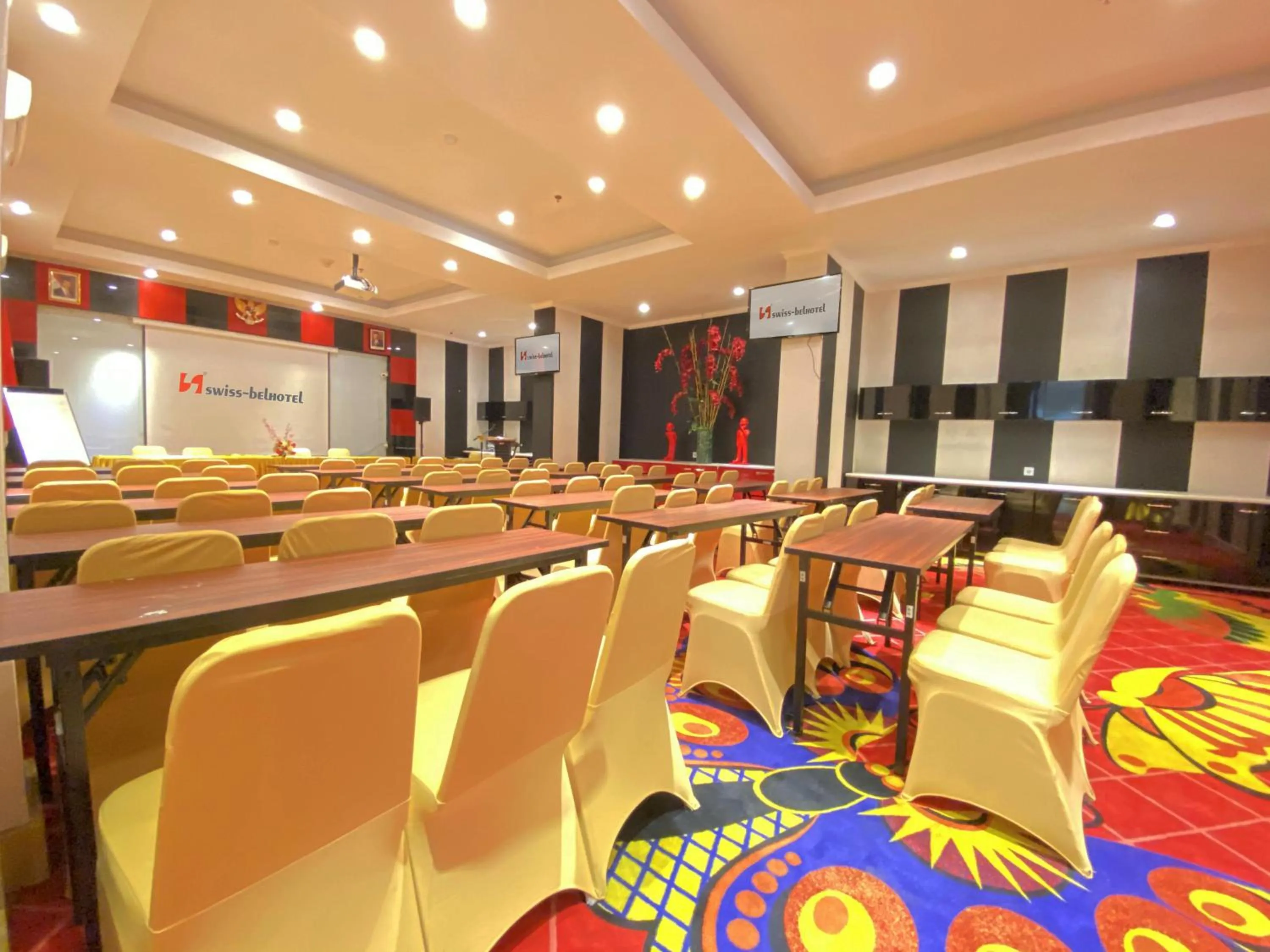 Business facilities in Swiss-Belcourt Makassar