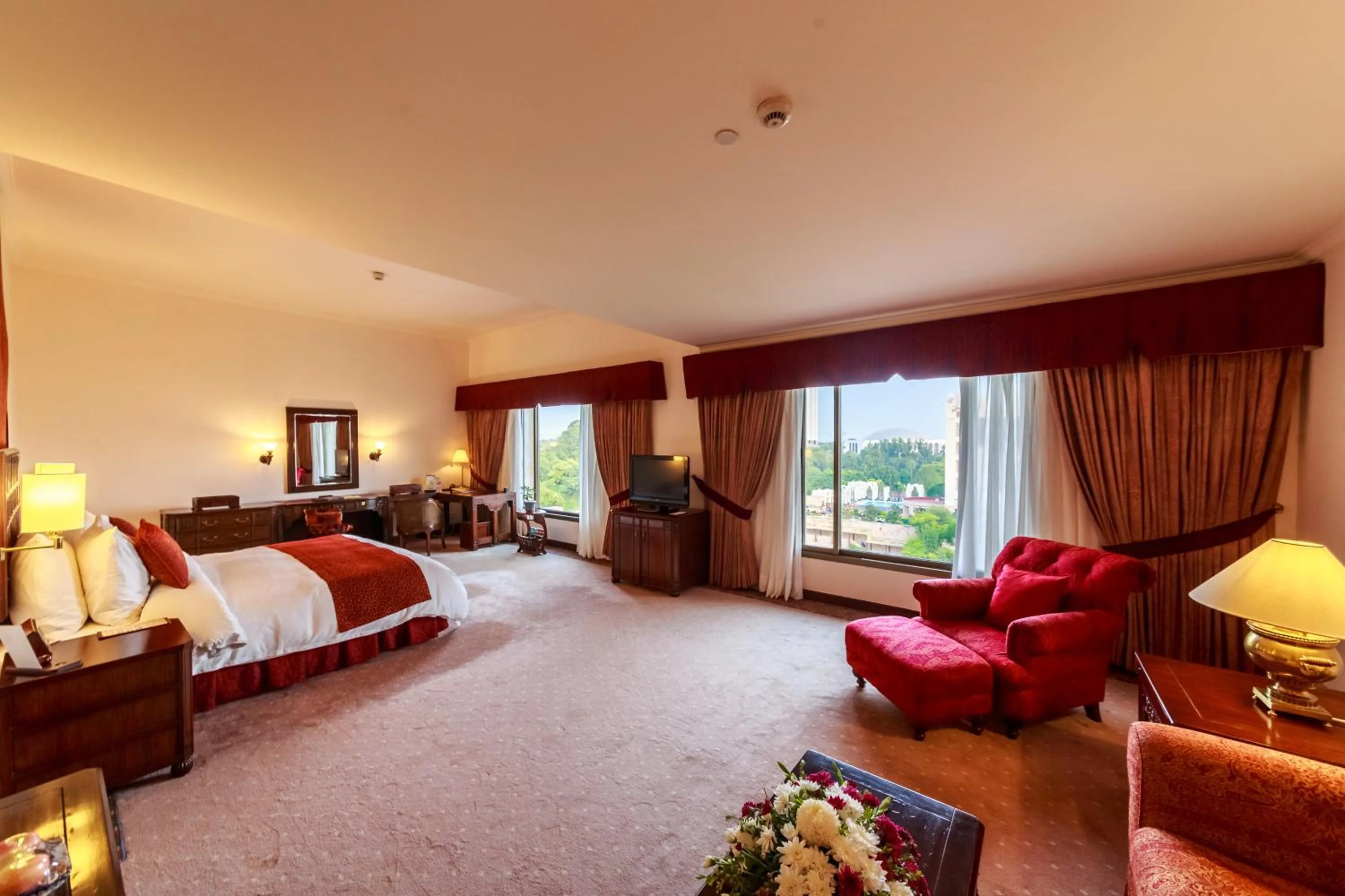 Bed in Islamabad Serena Hotel