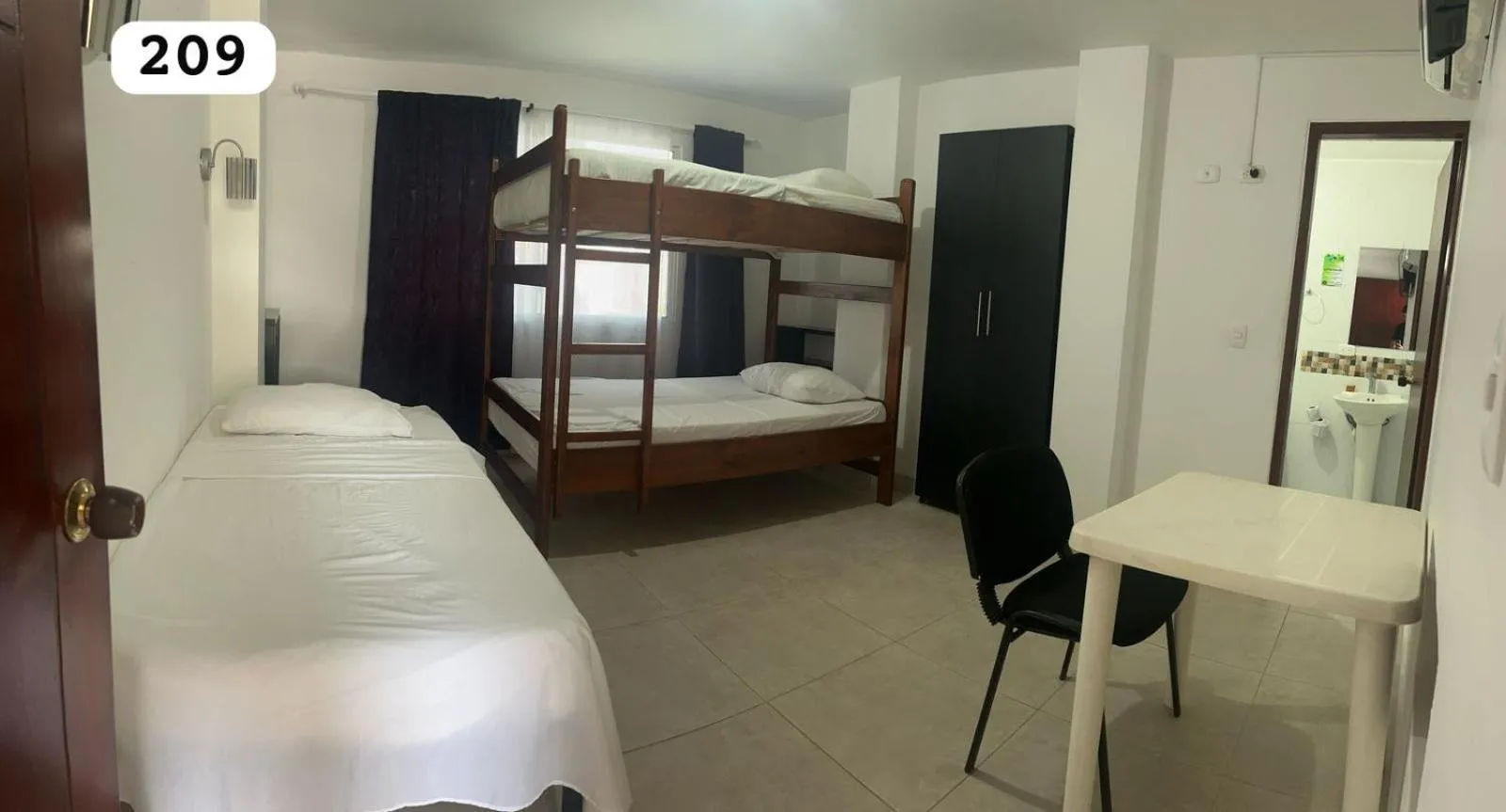 Bed in HIDALGO HOTEL