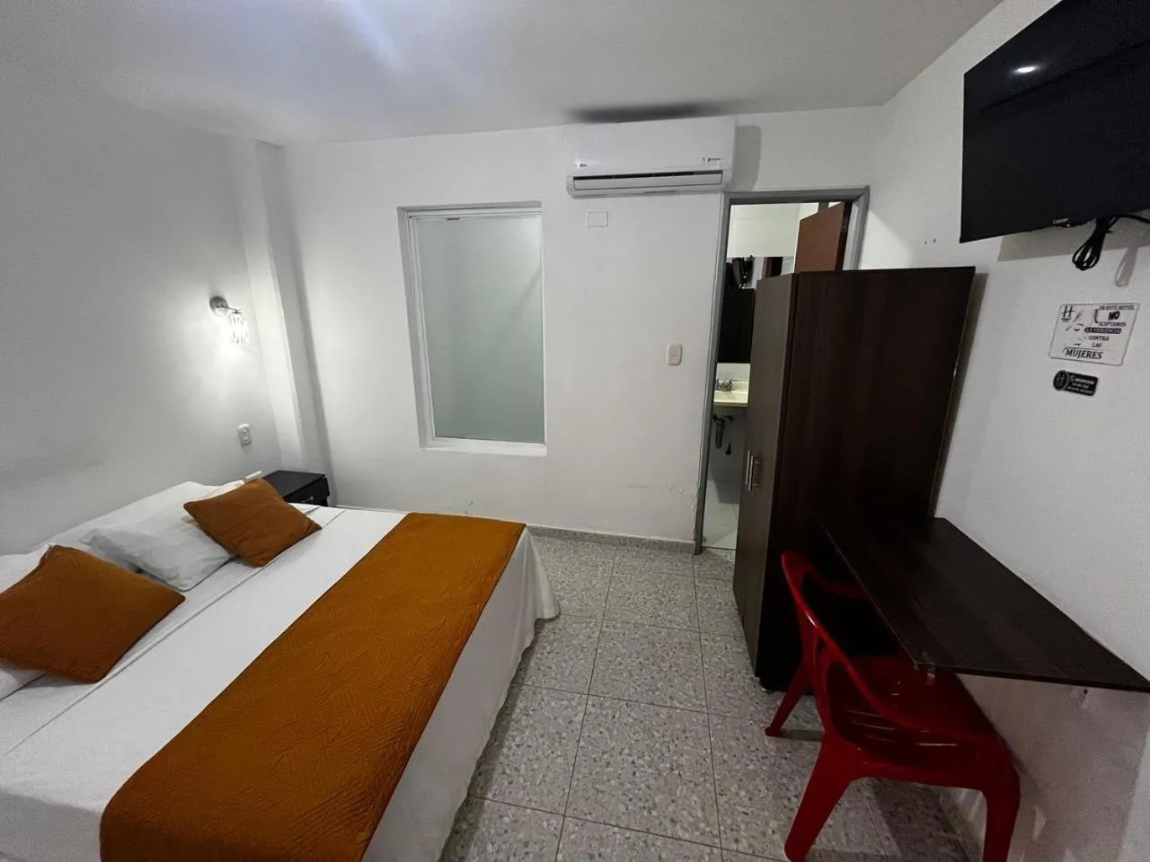 Bed in HIDALGO HOTEL