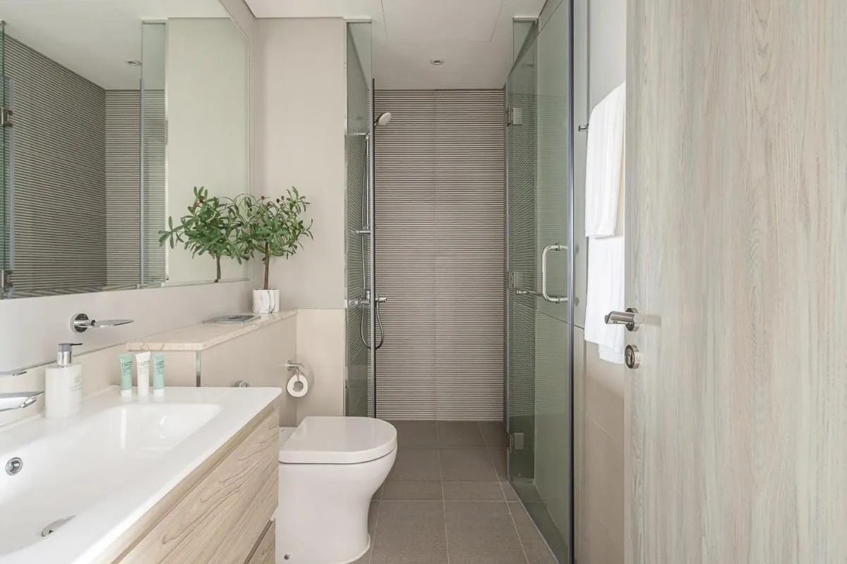 Bathroom in Frank Porter - Zada Tower