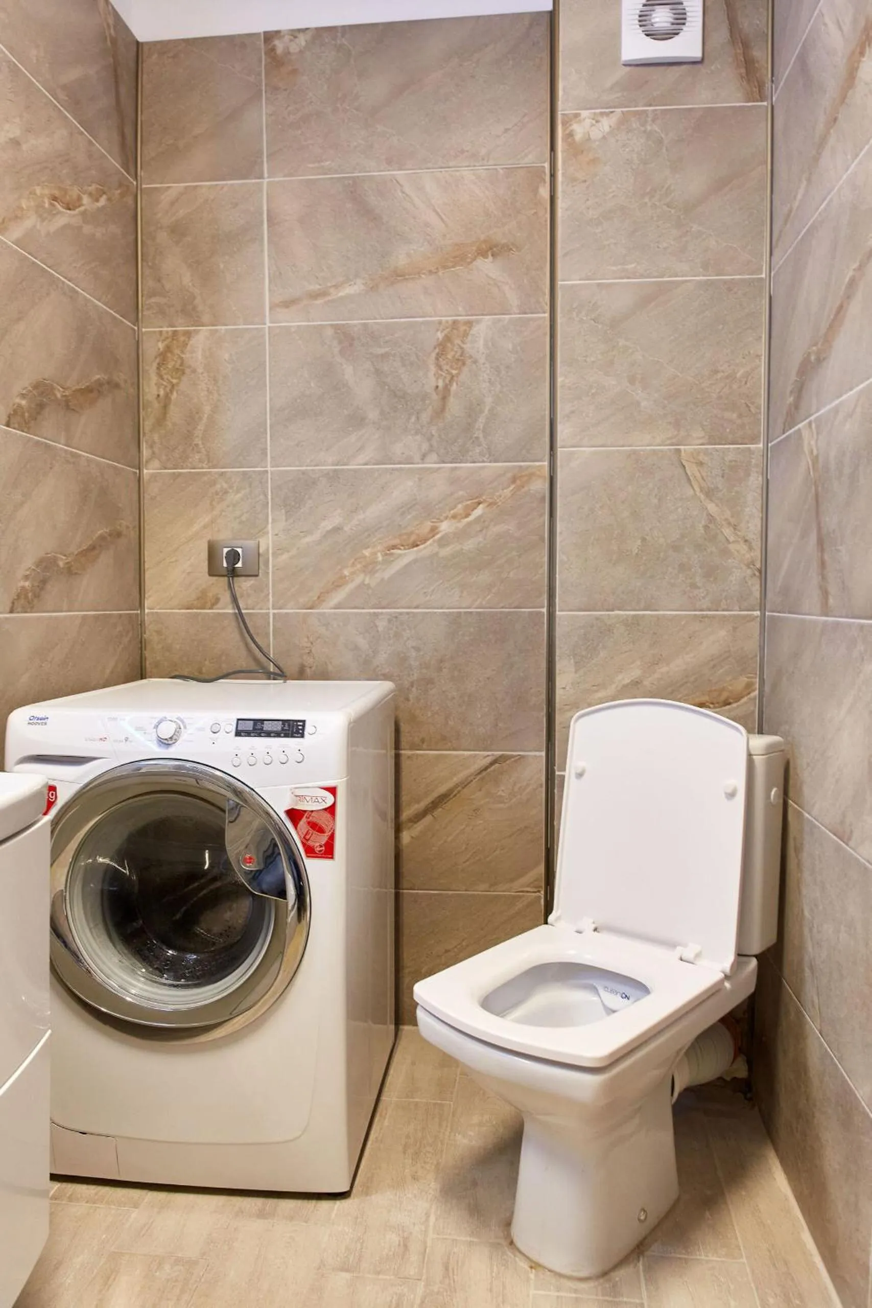 Toilet in Aparthotel Ella Mamaia