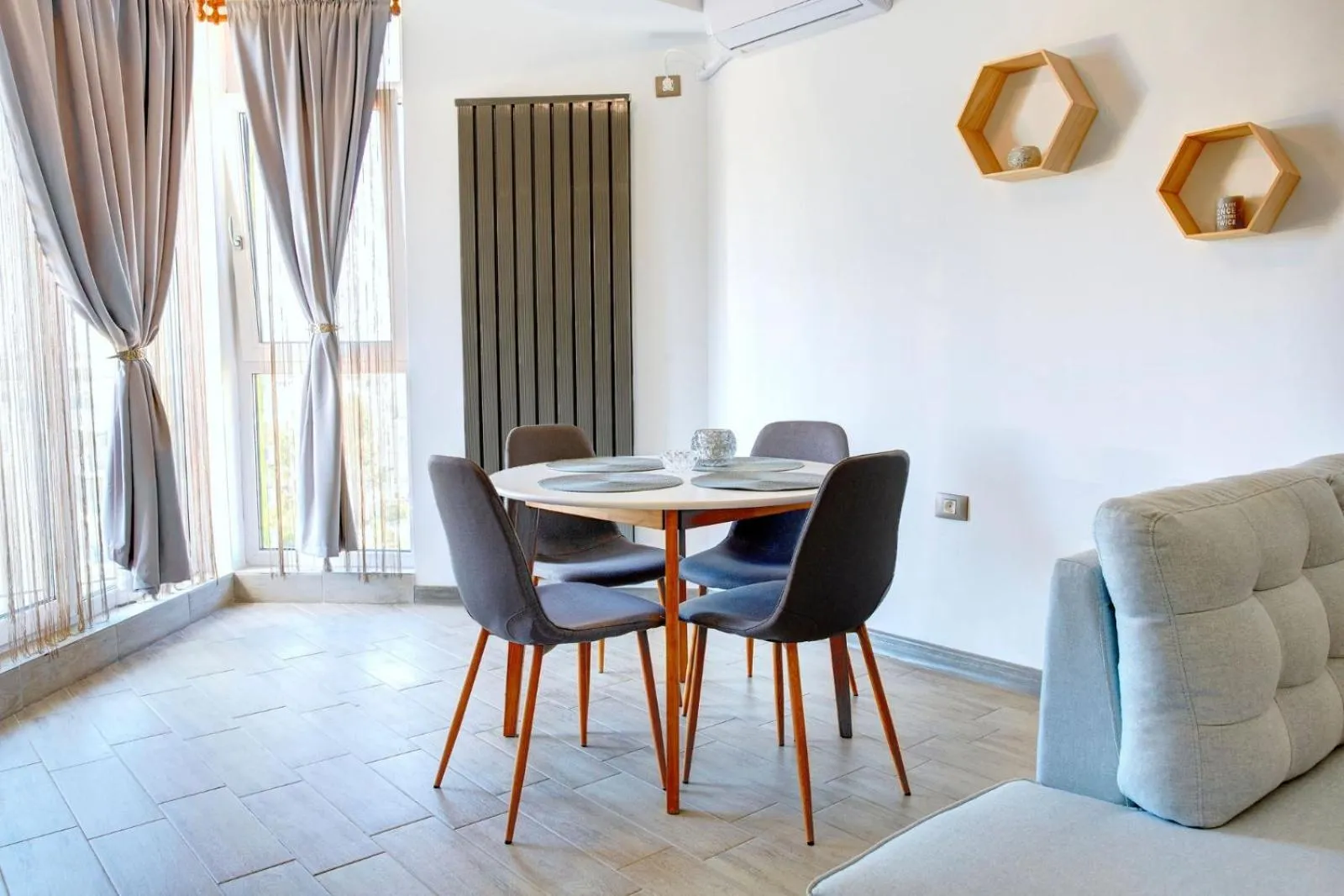 Seating area in Aparthotel Ella Mamaia