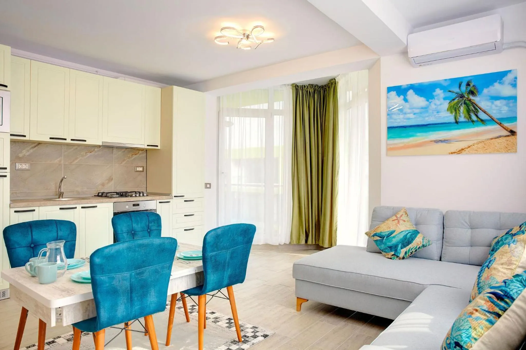 Kitchen or kitchenette in Aparthotel Ella Mamaia