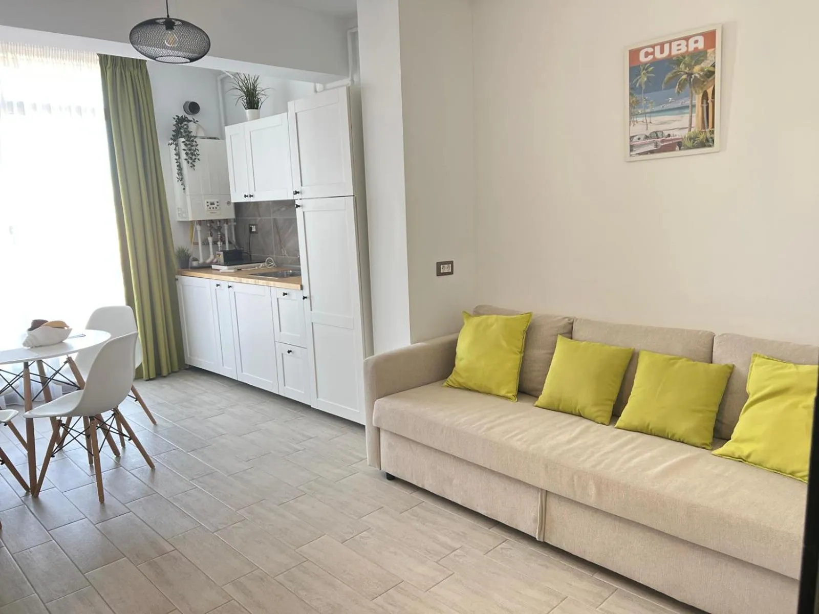 Kitchen or kitchenette in Aparthotel Ella Mamaia