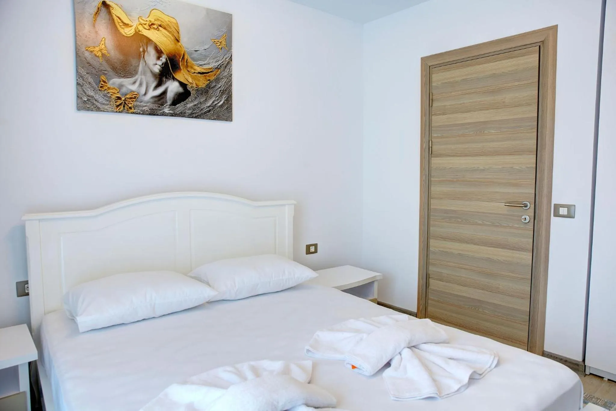 Bed in Aparthotel Ella Mamaia