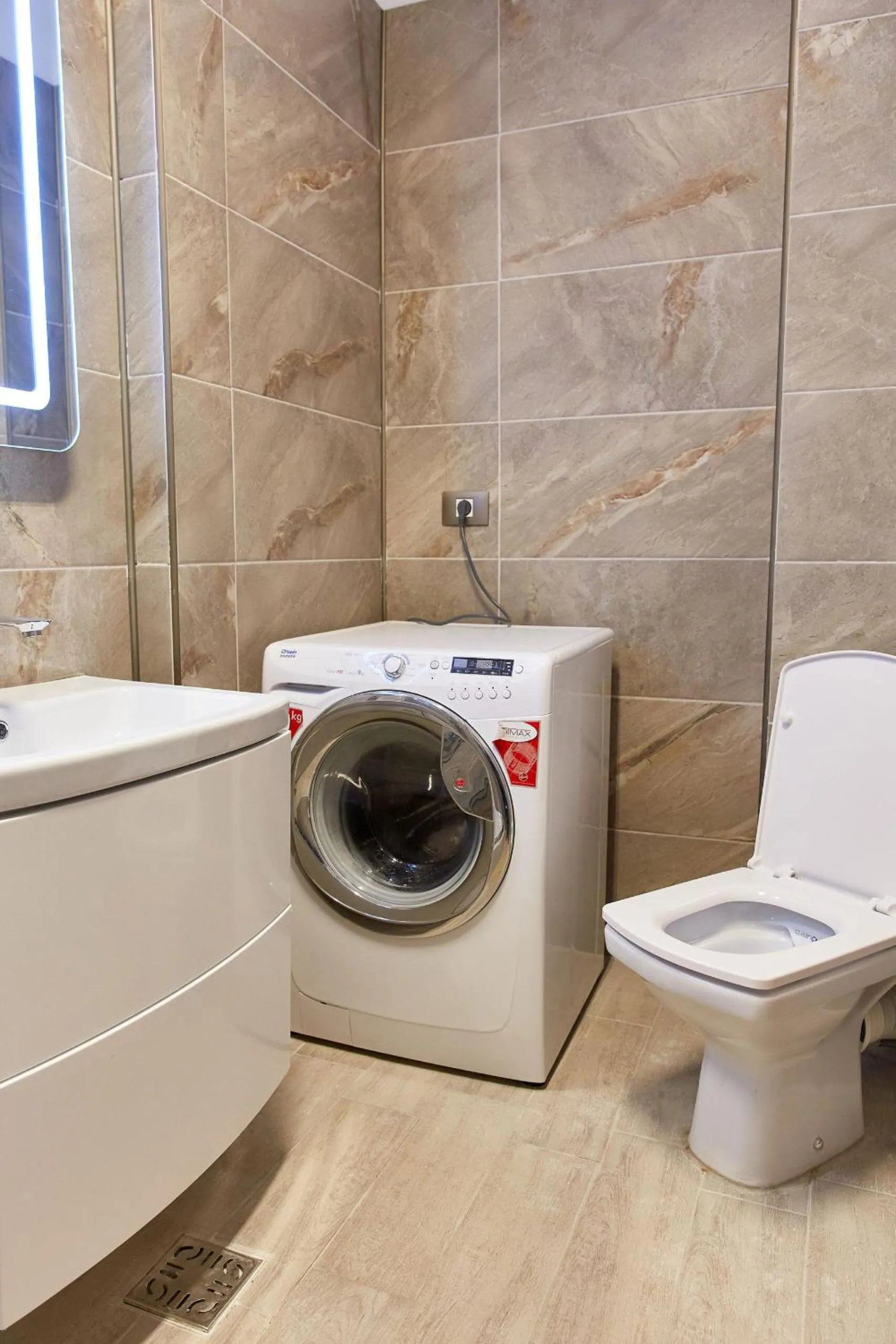 Toilet in Aparthotel Ella Mamaia