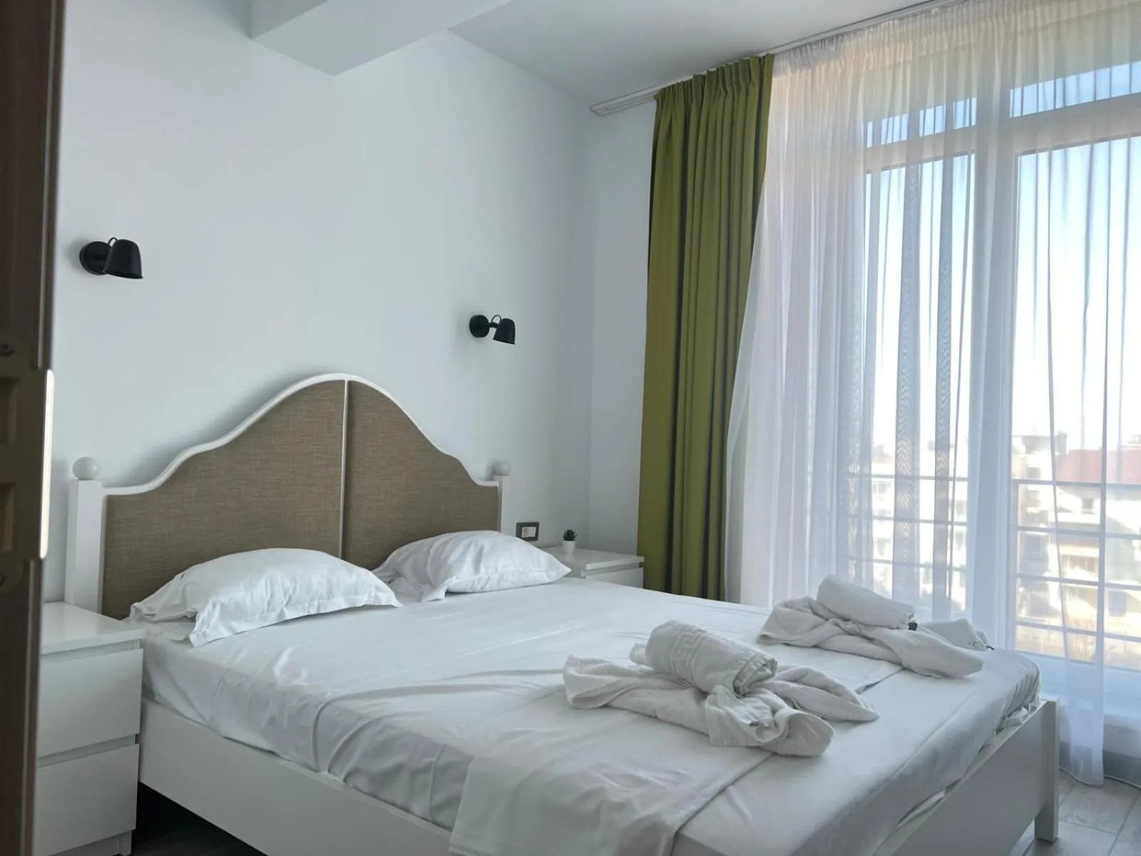 Bed in Aparthotel Ella Mamaia