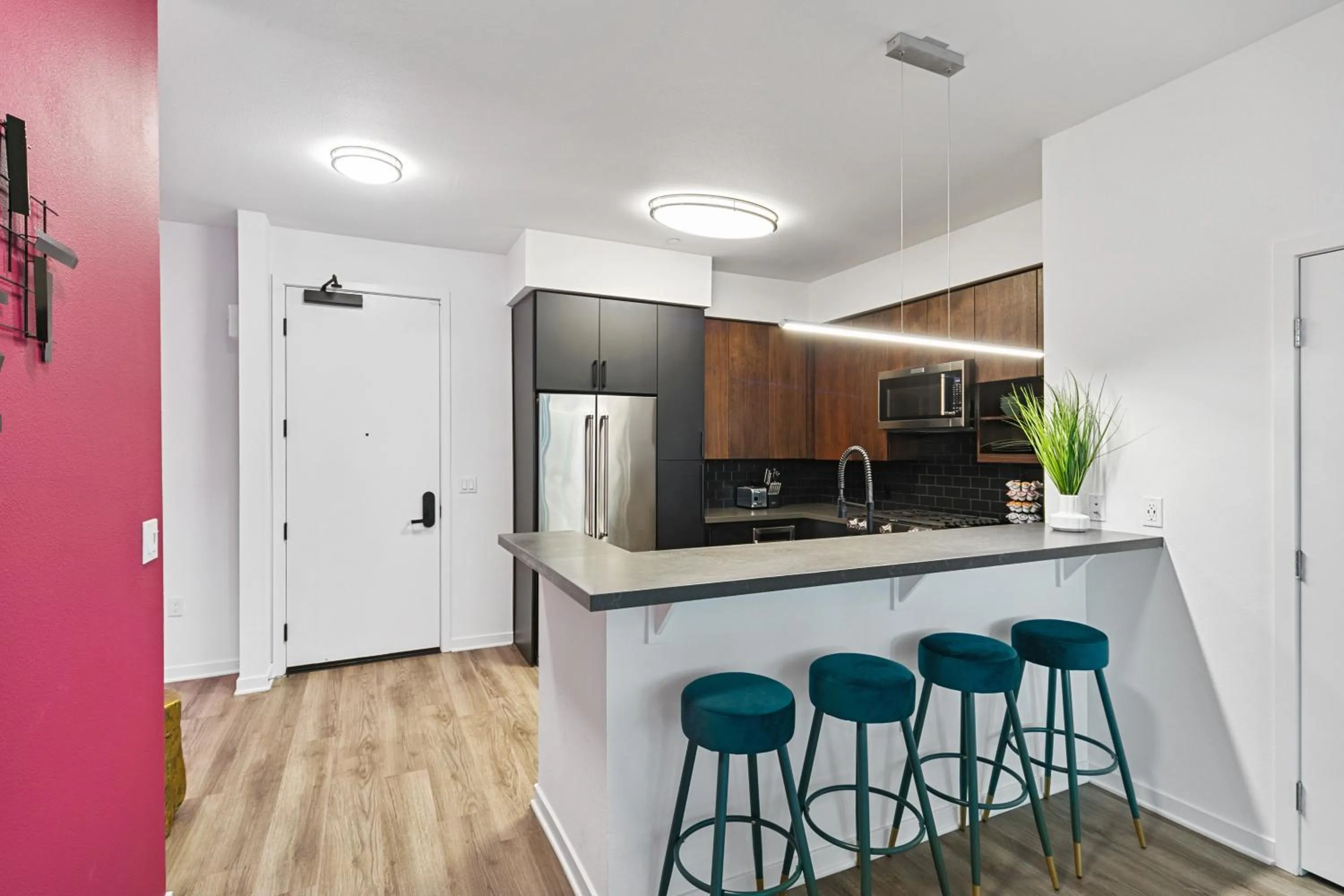 Fairfax District Chic City Oasis 2 BR Apt with Den 136