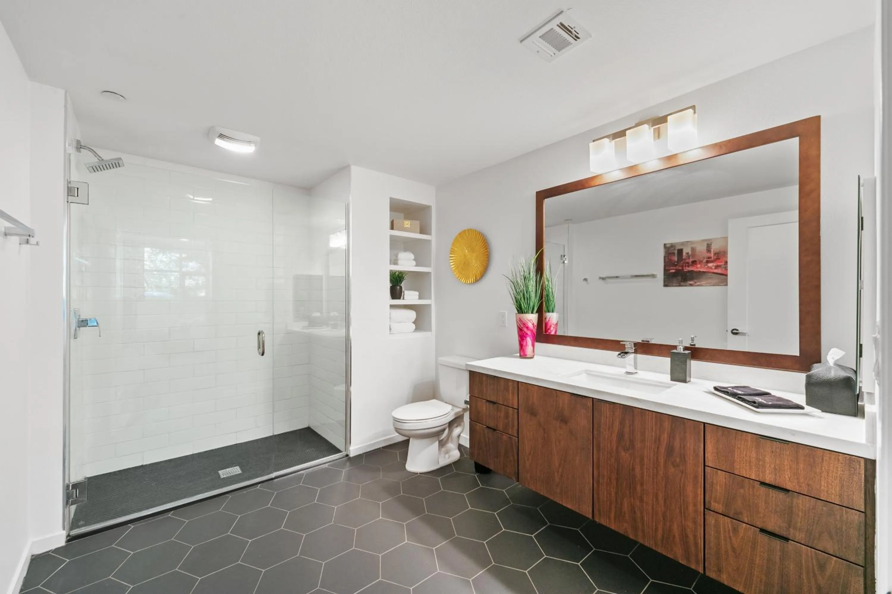 Fairfax District Chic City Oasis 2 BR Apt with Den 136