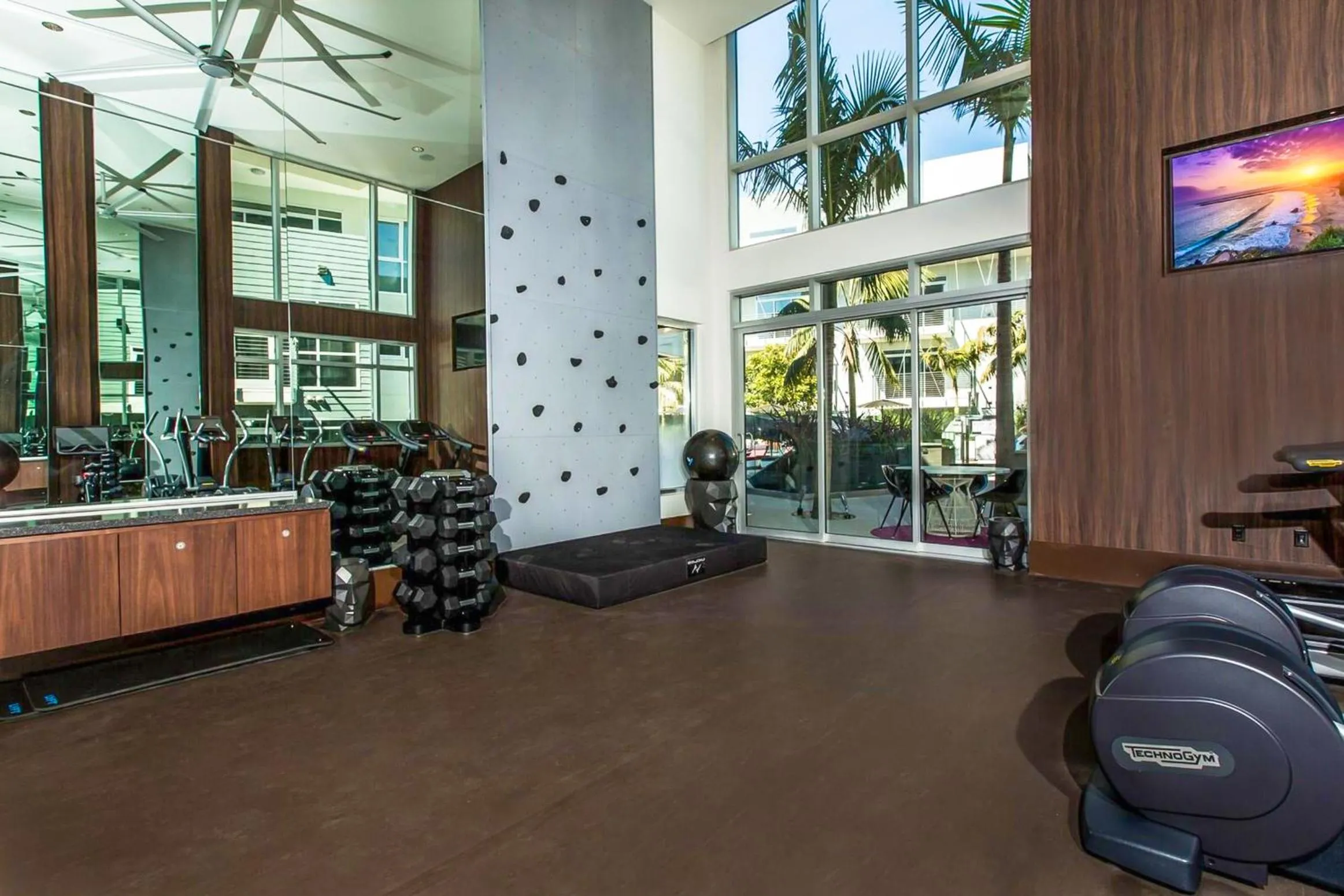 Fairfax District Chic City Oasis 2 BR Apt with Den 136