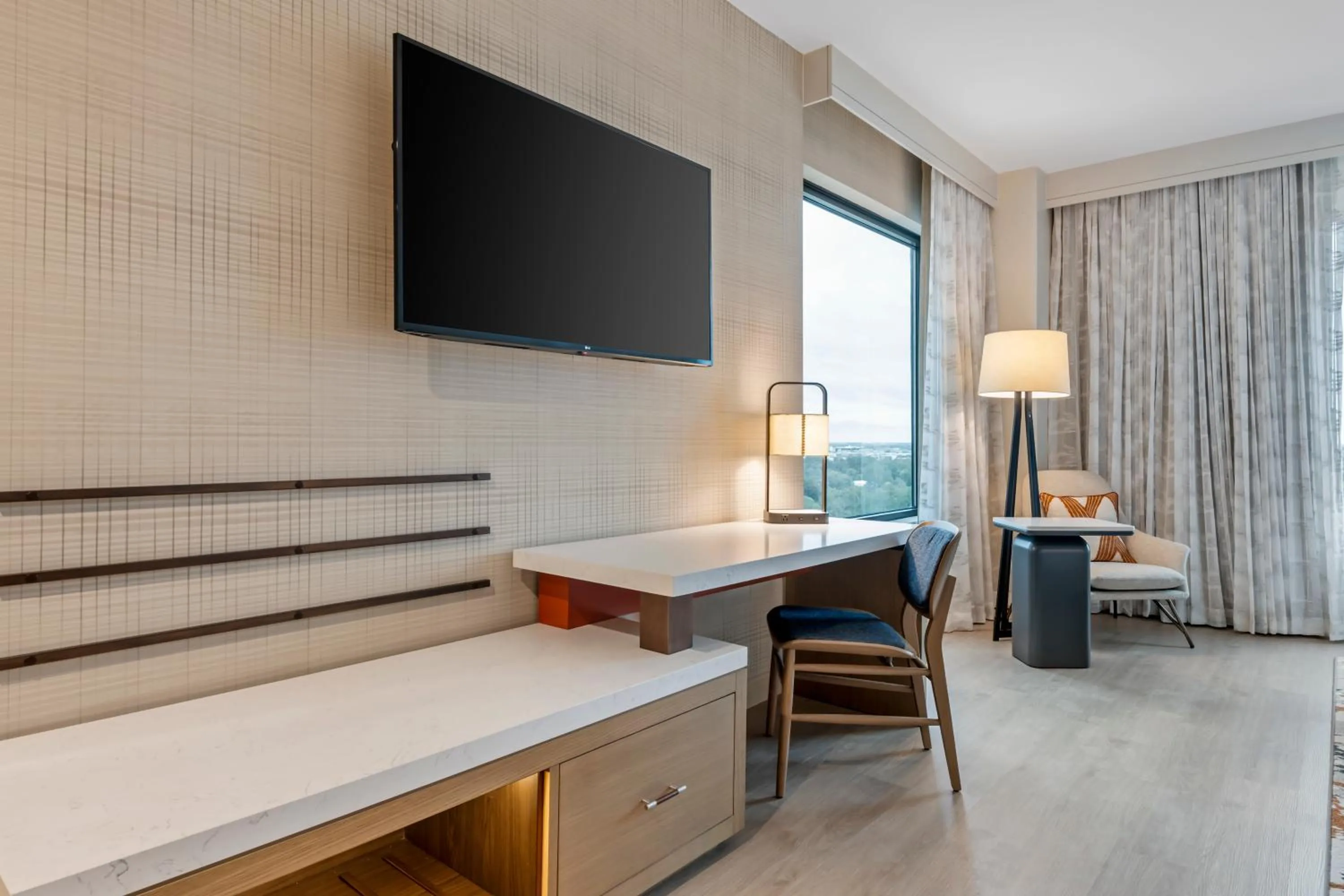 TV and multimedia, Bed in Cambria Hotel Austin Downtown