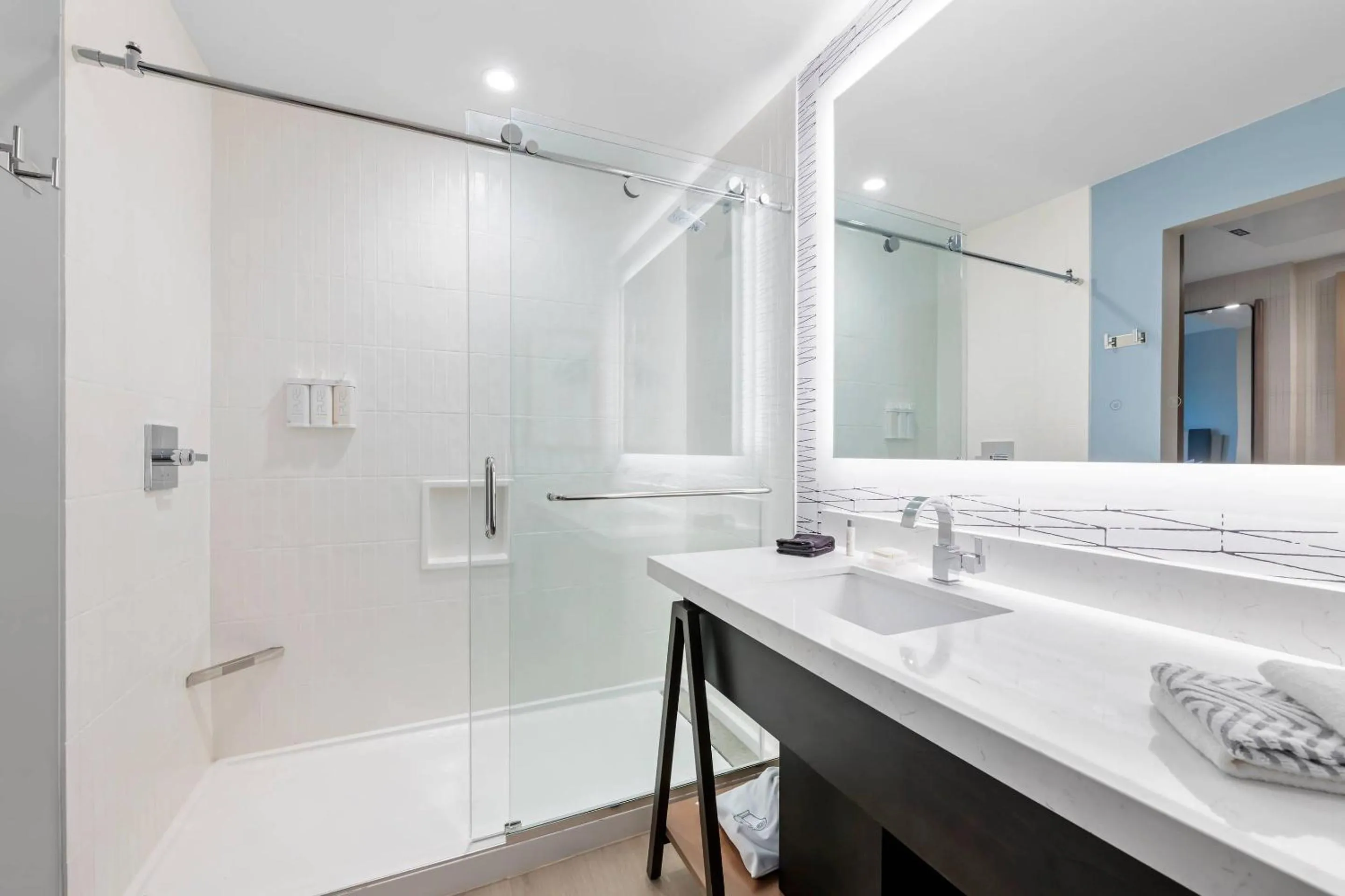 Bedroom in Cambria Hotel Austin Downtown