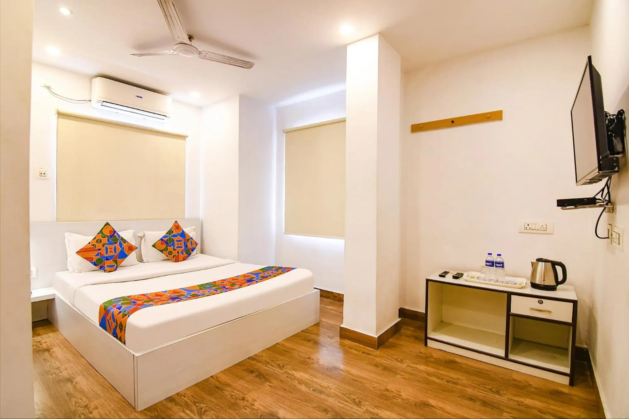 Bed in FabHotel Globe Express - Nr Ruby Hospital