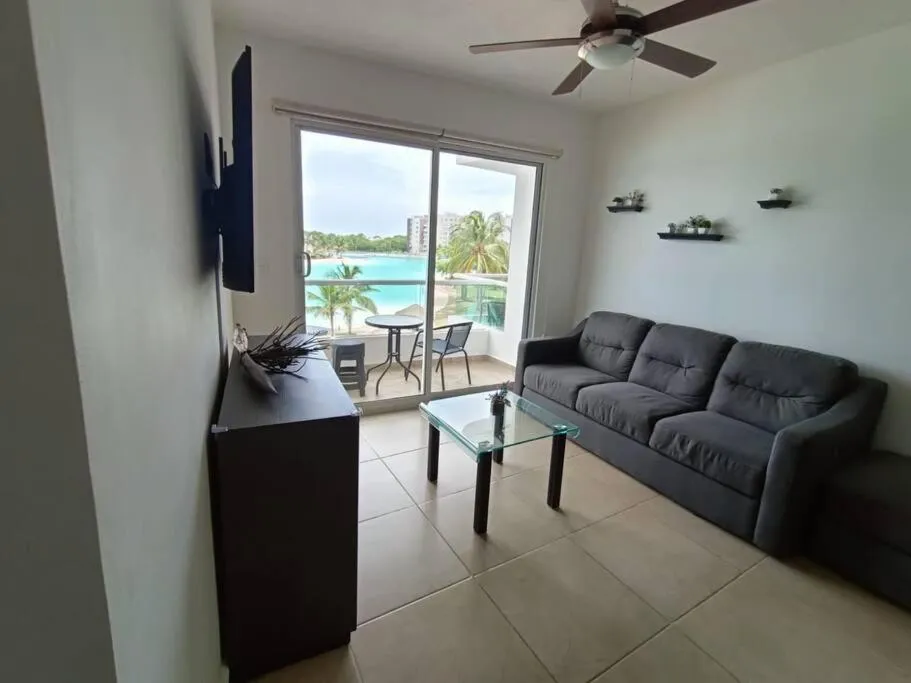TV and multimedia in Beautiful condo in Cancun! Dreams Lagoon