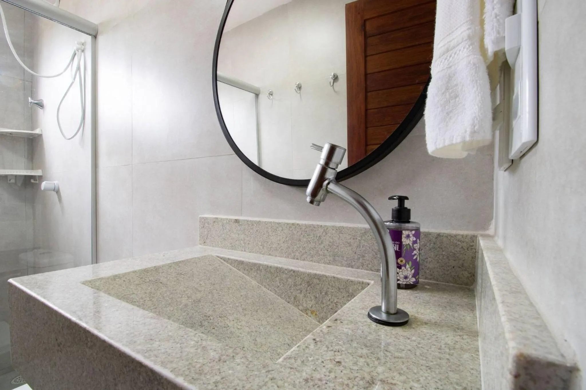 Bathroom in Casa Milagres 03 suítes - a 300m da Praia