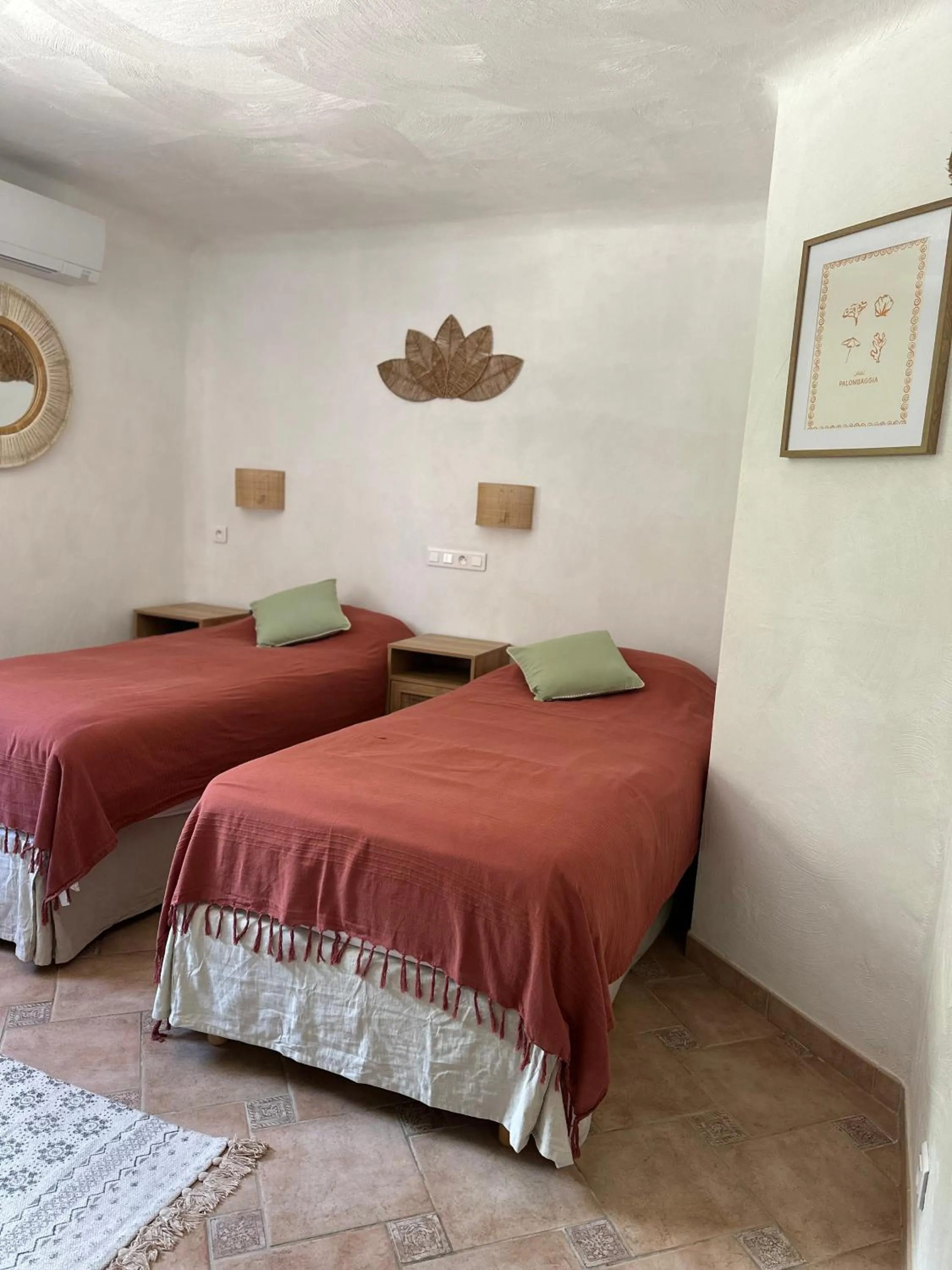 Bedroom, Bed in Hôtel Palombaggia