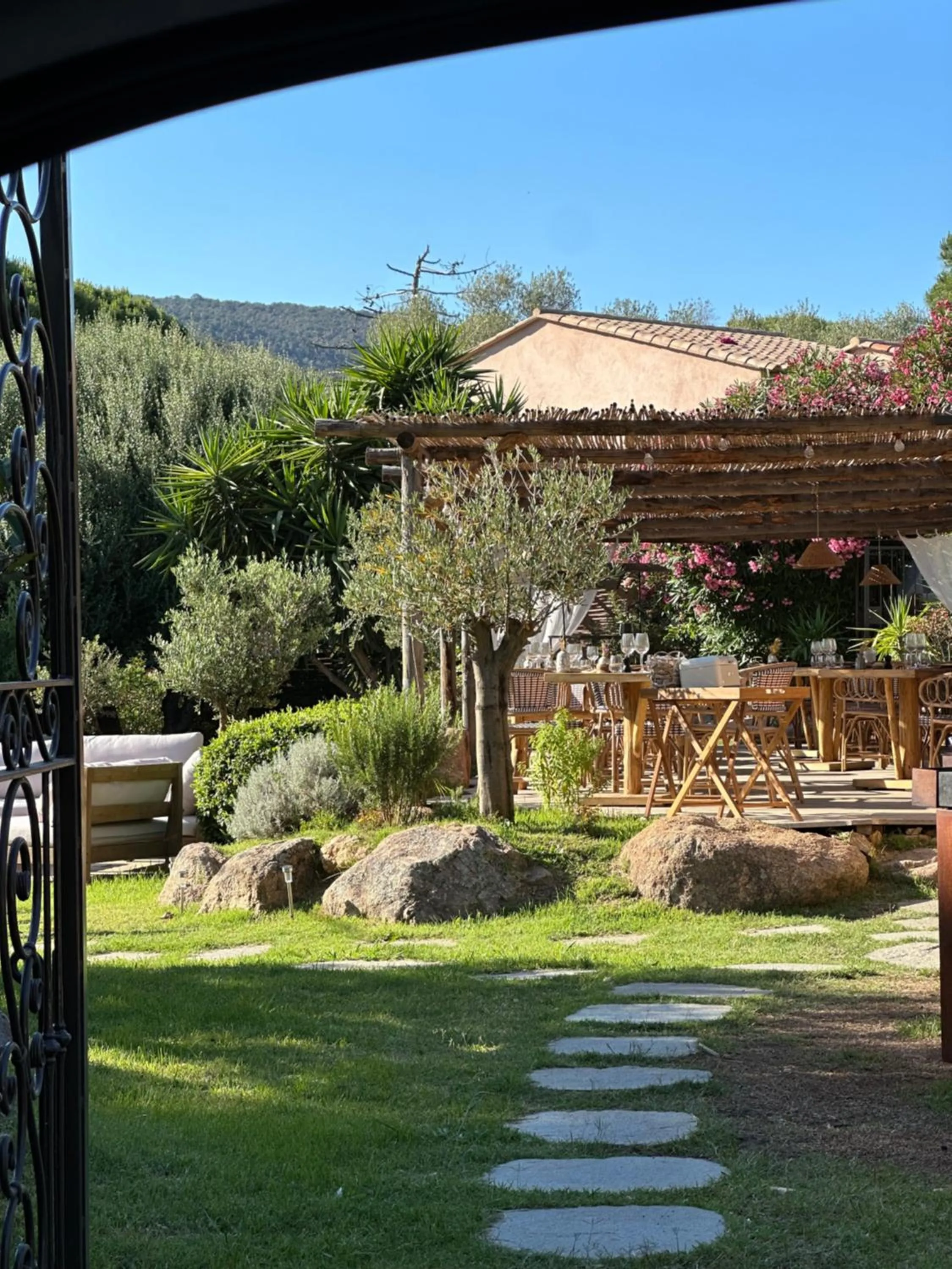 Garden in Hôtel Palombaggia
