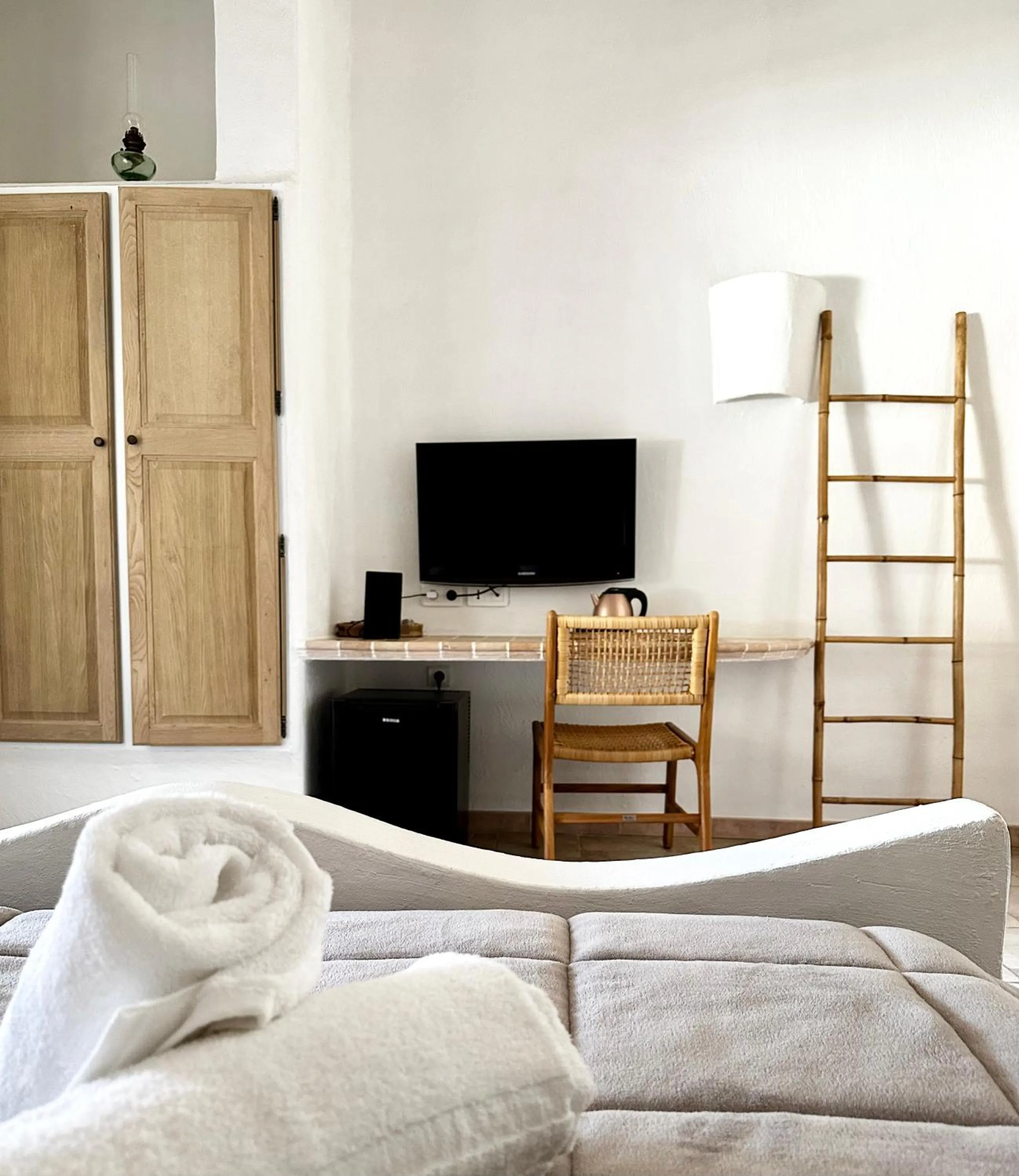 TV and multimedia, Bed in Hôtel Palombaggia