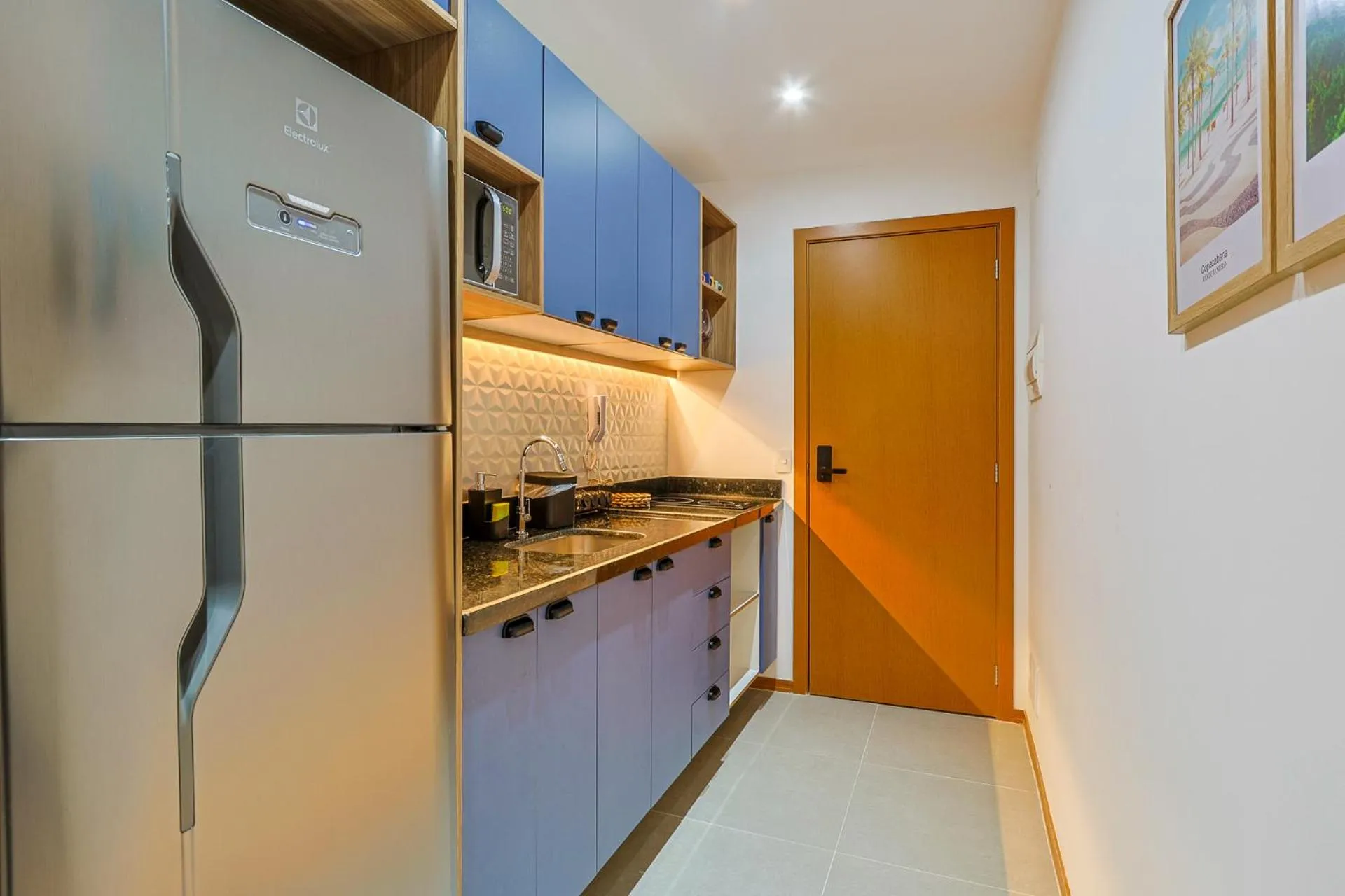 Kitchen or kitchenette in 360 Rio Santos Dumont
