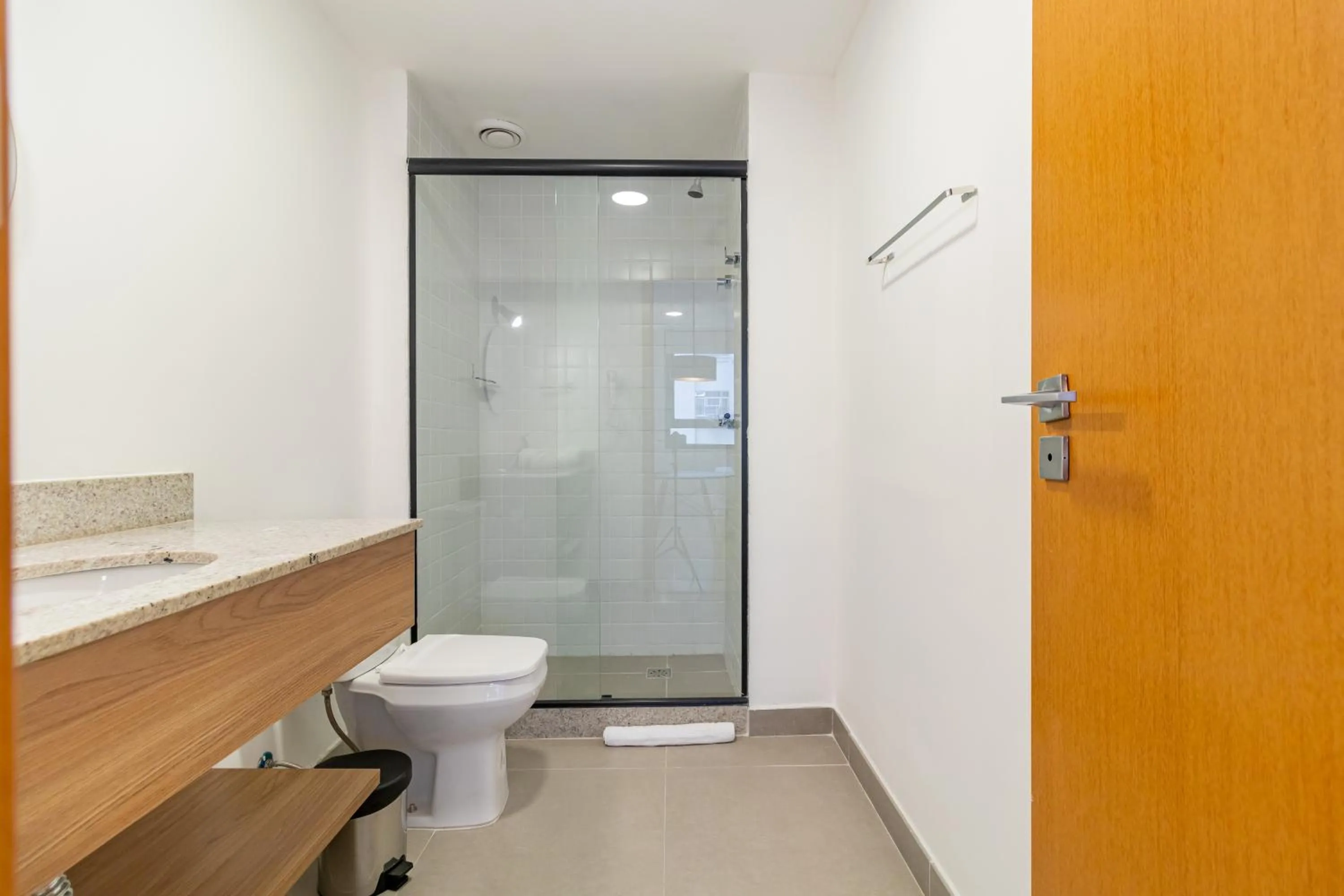 Bathroom in 360 Rio Santos Dumont