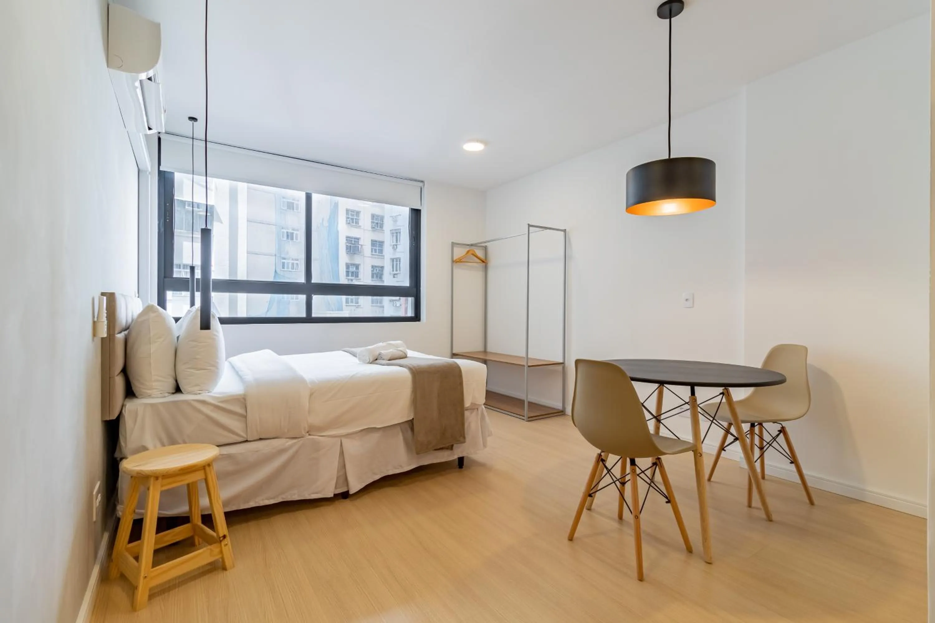 Photo of the whole room in 360 Rio Santos Dumont