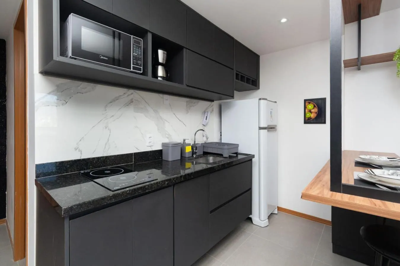 Kitchen or kitchenette in 360 Rio Santos Dumont