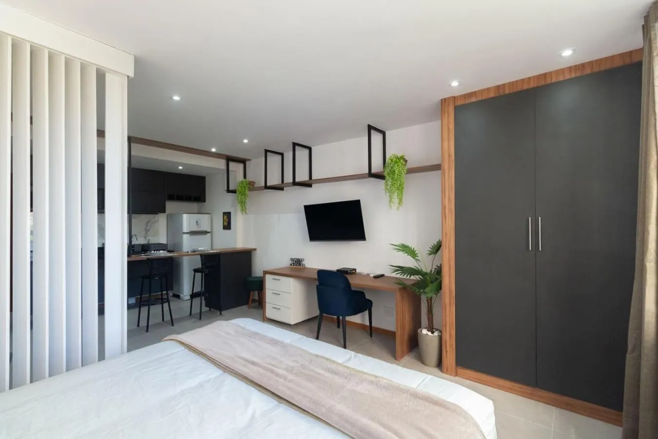 Photo of the whole room, Bed in 360 Rio Santos Dumont